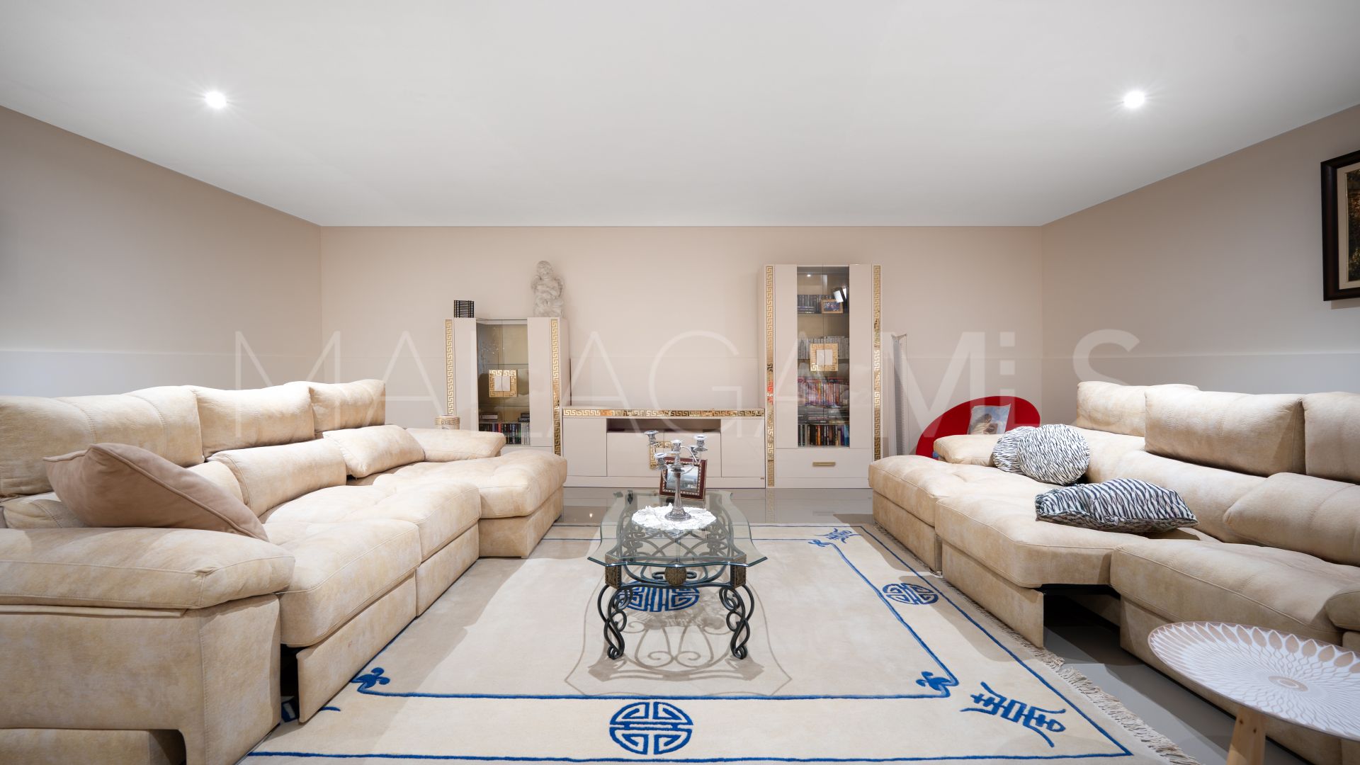 Villa for sale in Marbella Ciudad with 4 bedrooms
