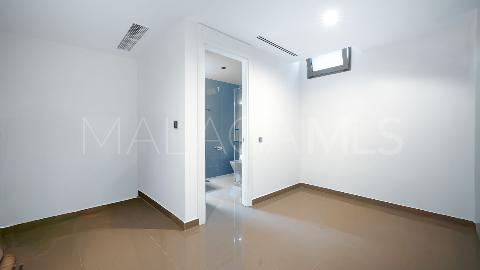 Villa for sale in Marbella Ciudad with 4 bedrooms