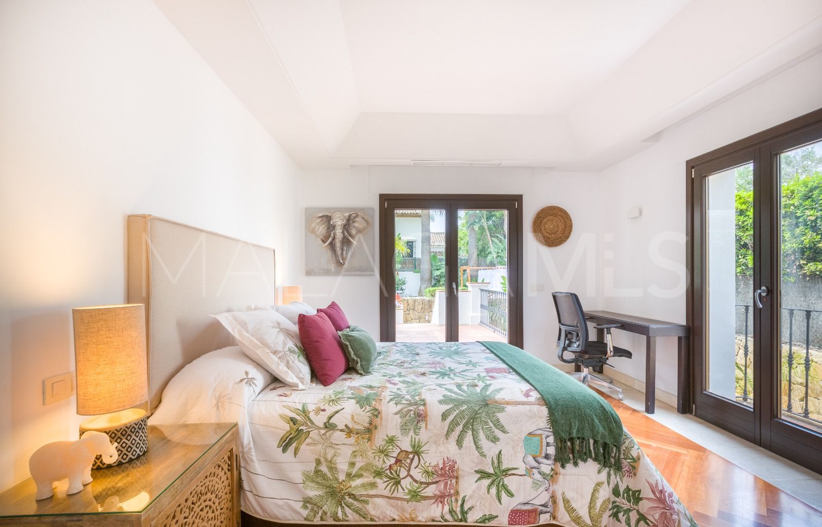 Villa for sale in Guadalmina Baja