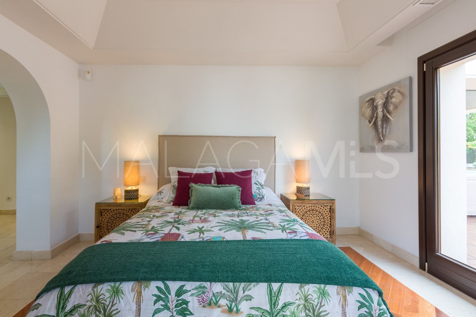 Villa for sale in Guadalmina Baja