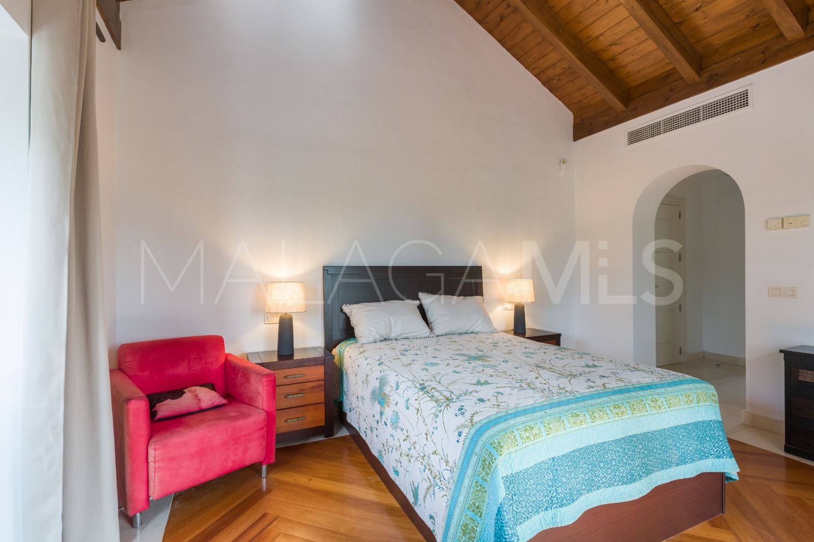 Villa for sale in Guadalmina Baja