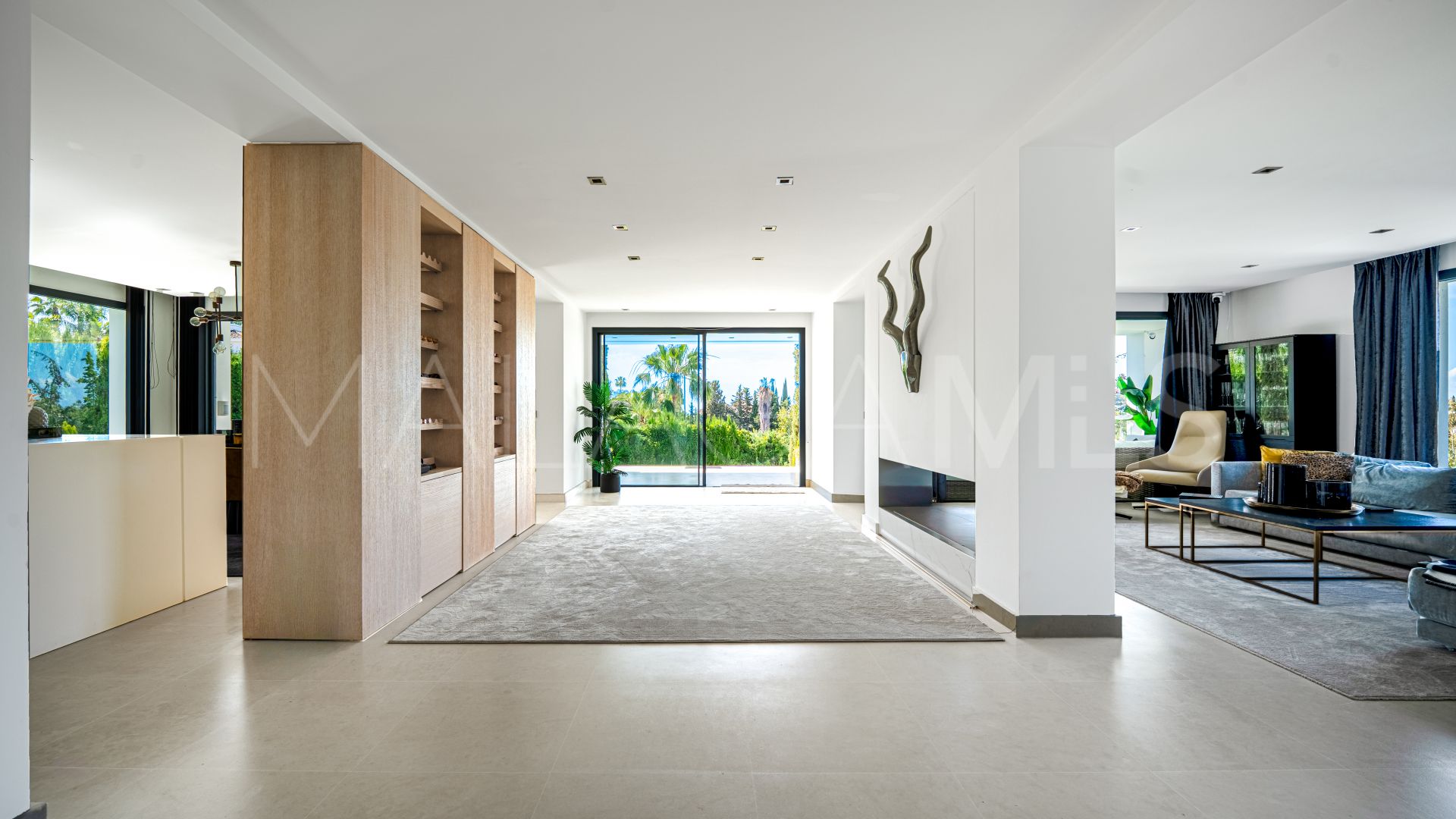 Villa for sale in Nueva Andalucia