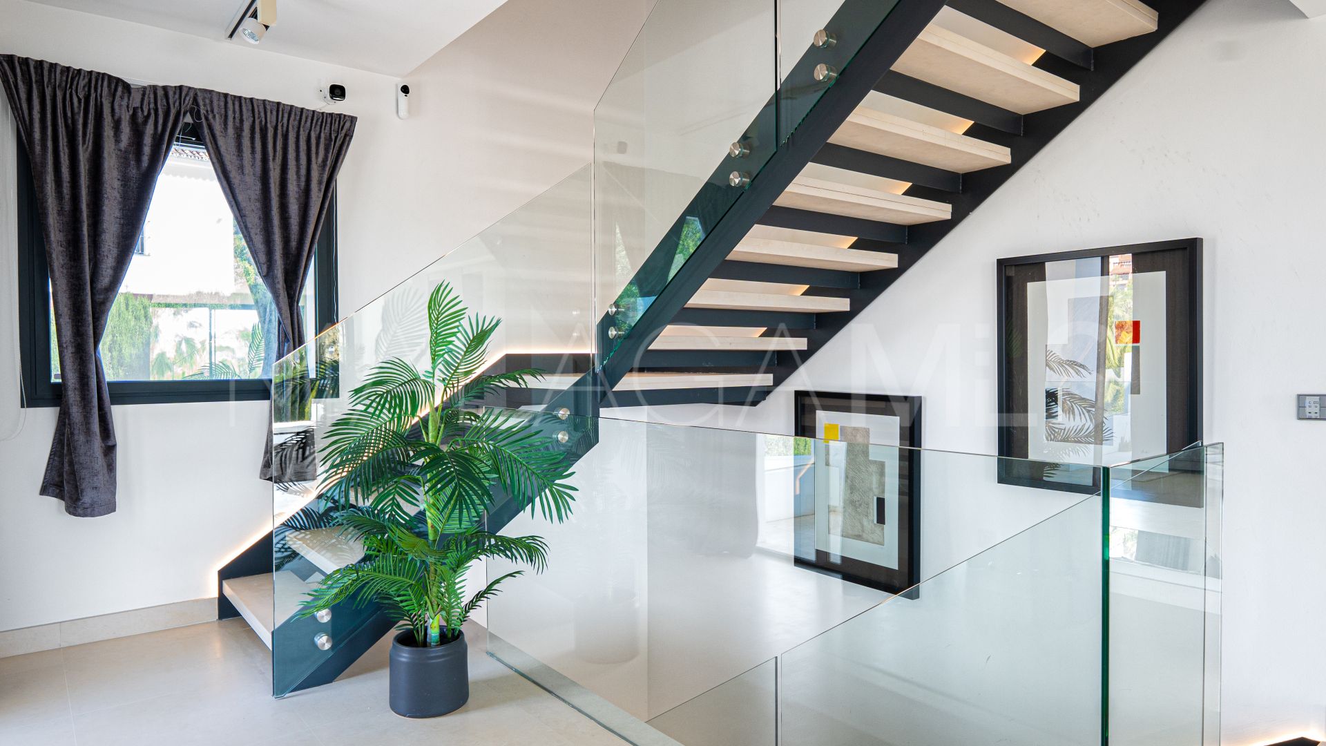 Villa for sale in Nueva Andalucia