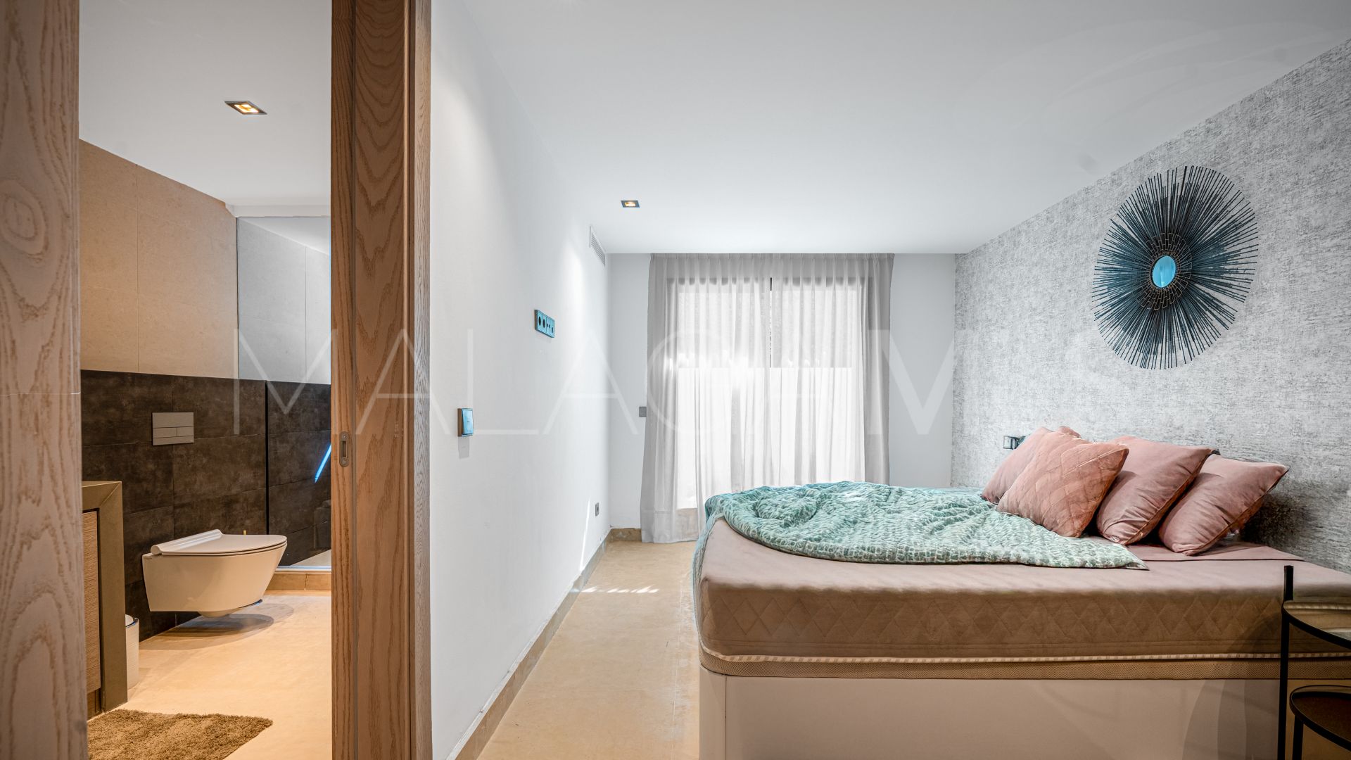 Villa for sale in Nueva Andalucia