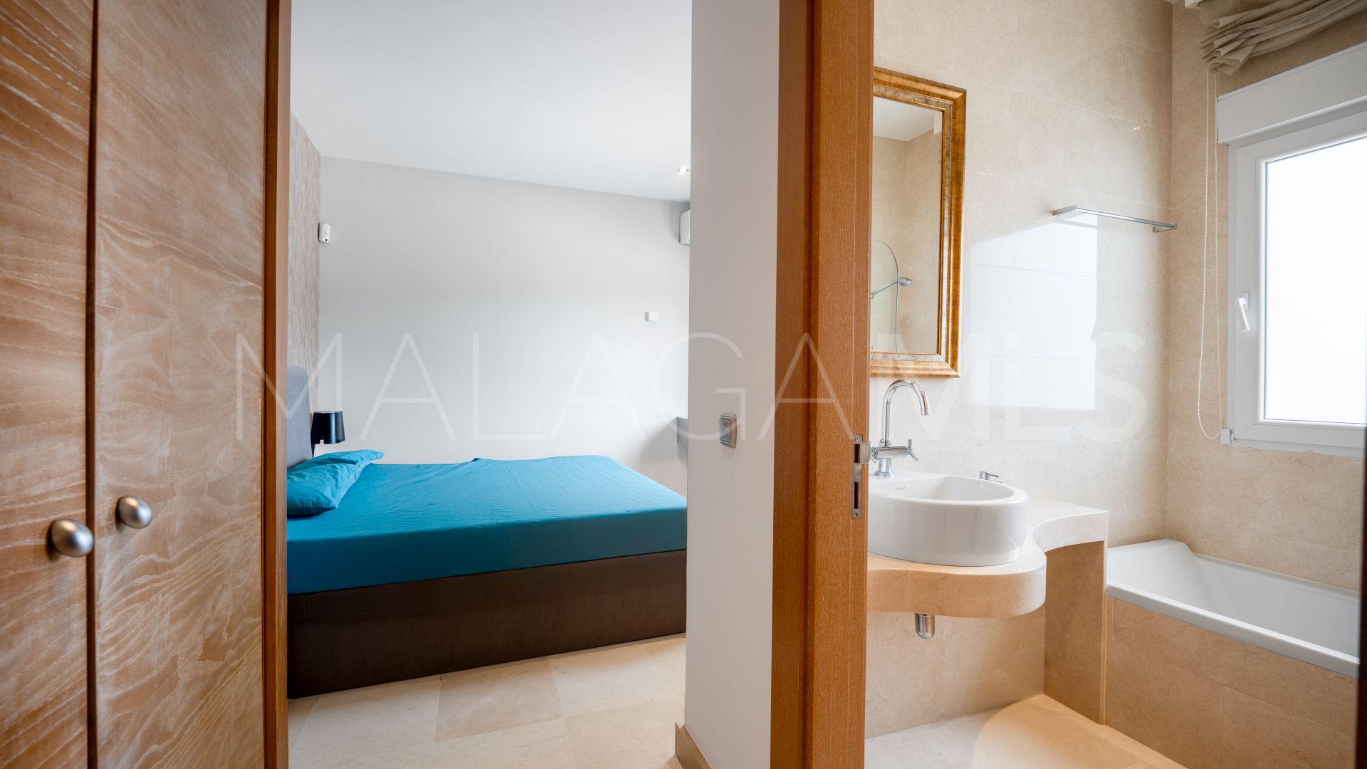 Villa for sale in Guadalmina Baja