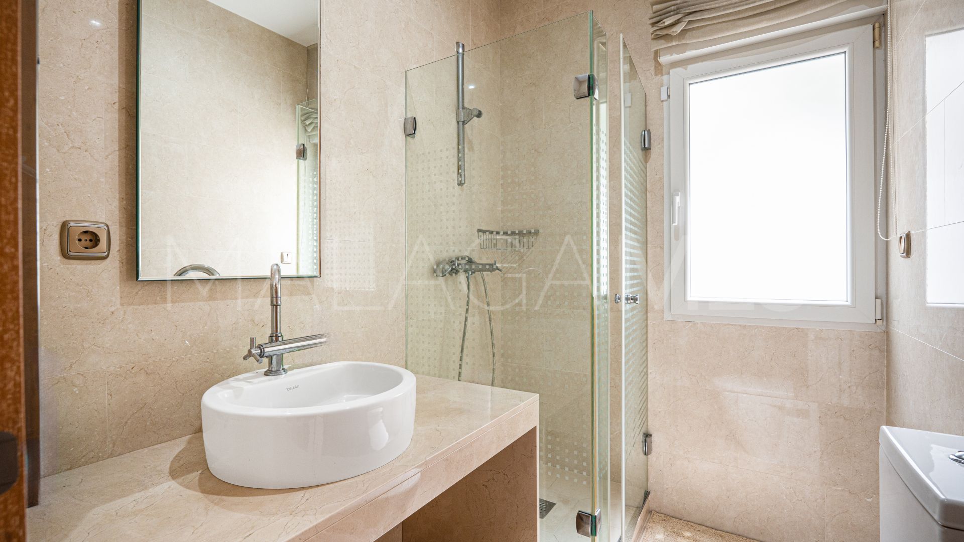 Villa for sale in Guadalmina Baja