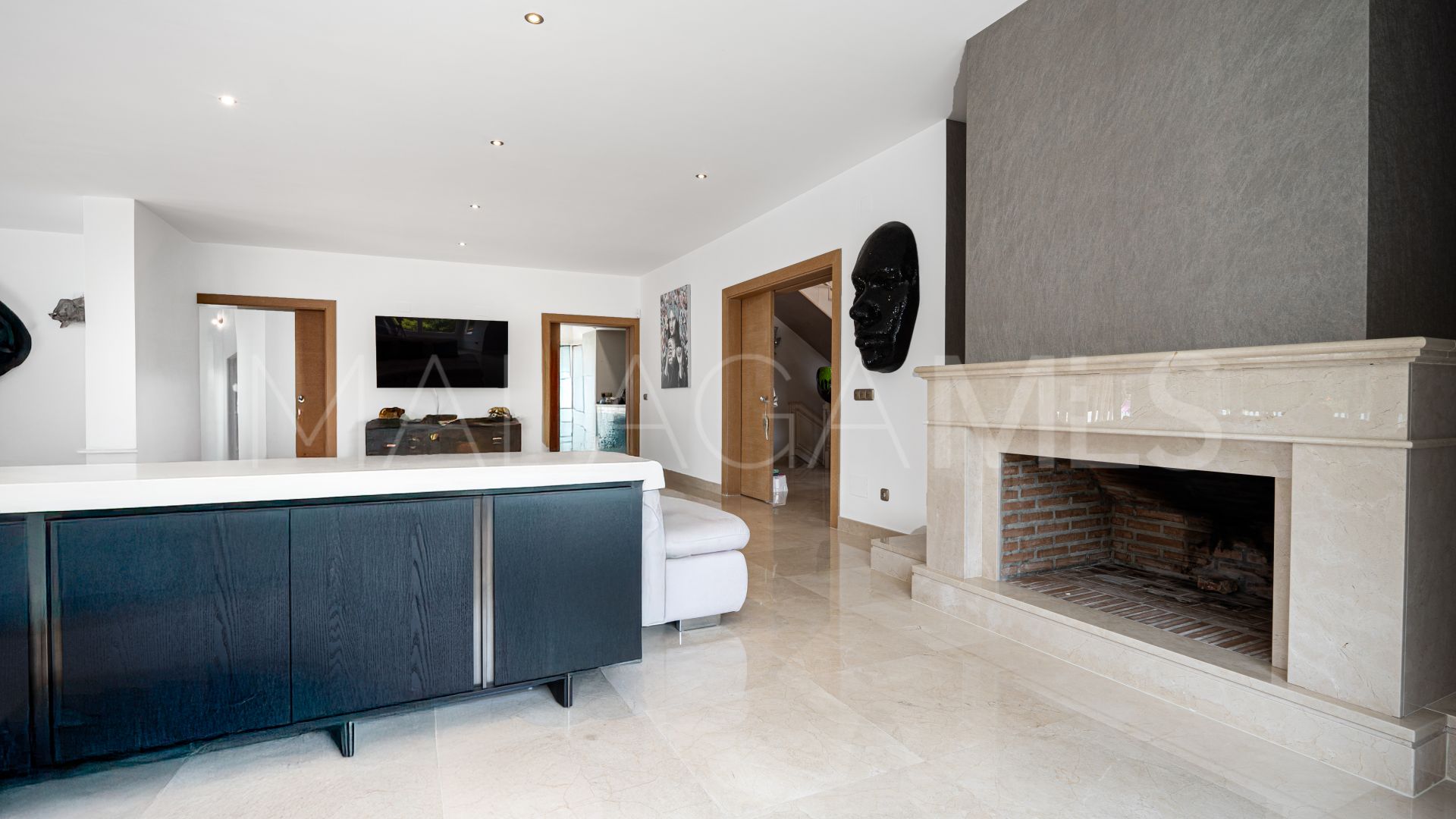 Villa for sale in Guadalmina Baja