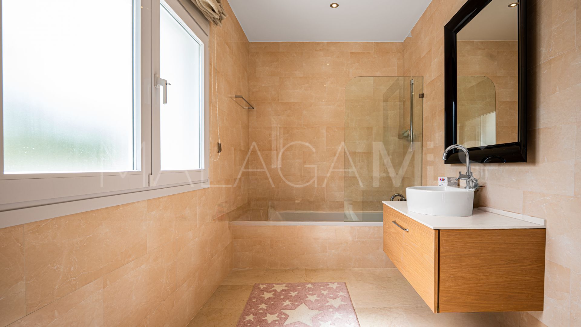 Villa for sale in Guadalmina Baja