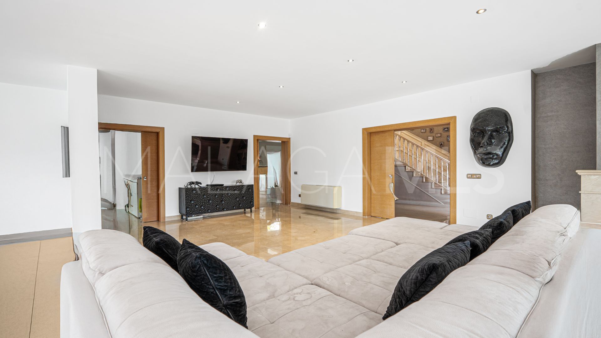 Villa for sale in Guadalmina Baja
