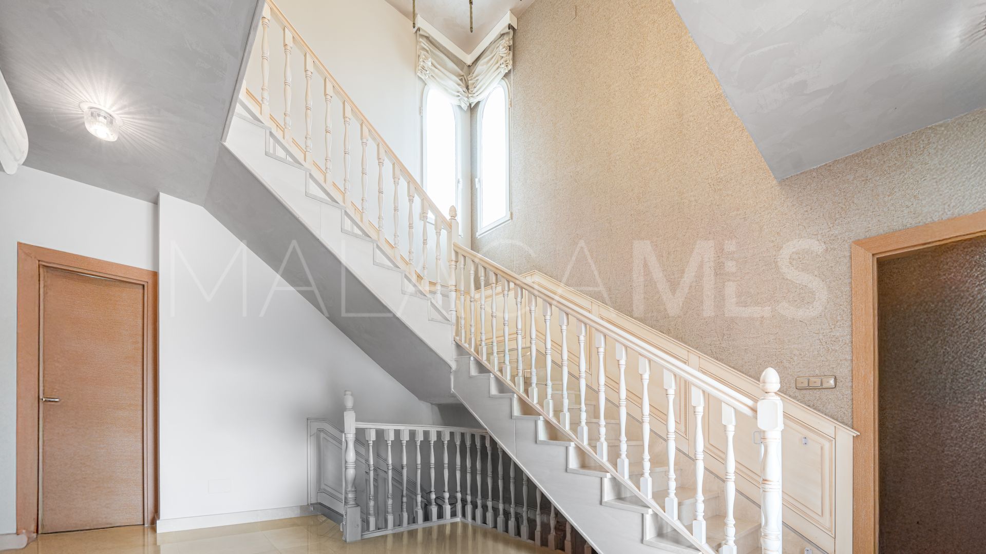 Villa for sale in Guadalmina Baja