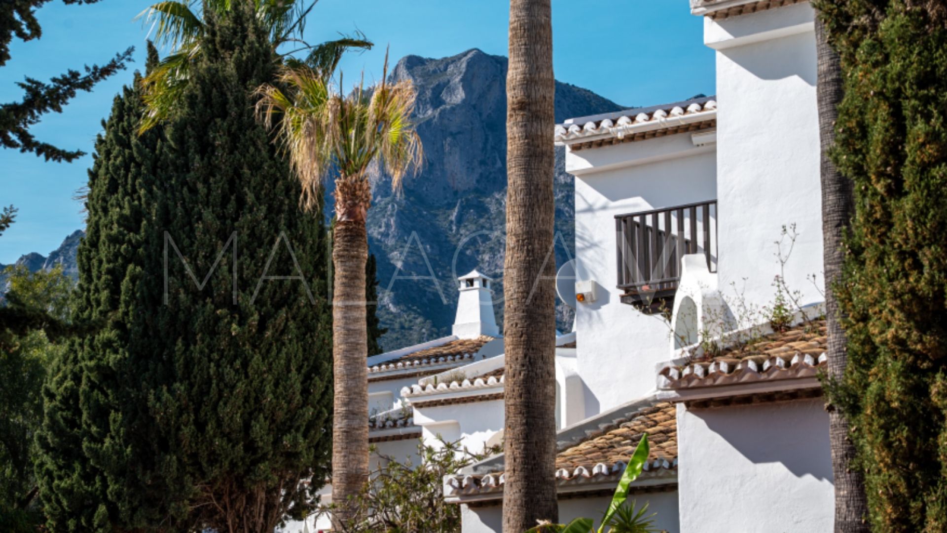 Radhus for sale in Sierra Blanca