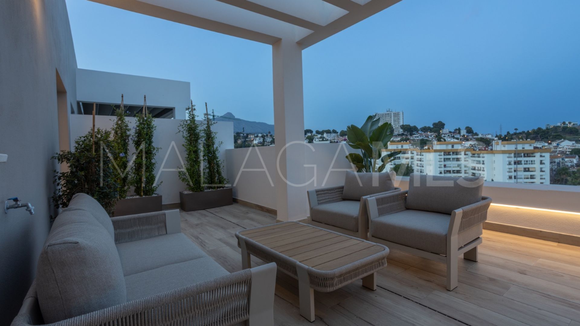 Lägenhet for sale in Nueva Andalucia