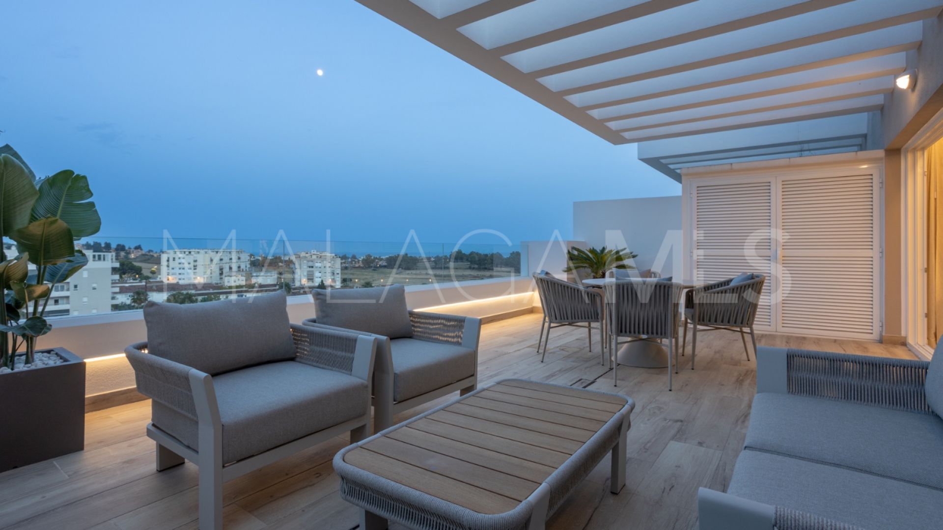 Lägenhet for sale in Nueva Andalucia
