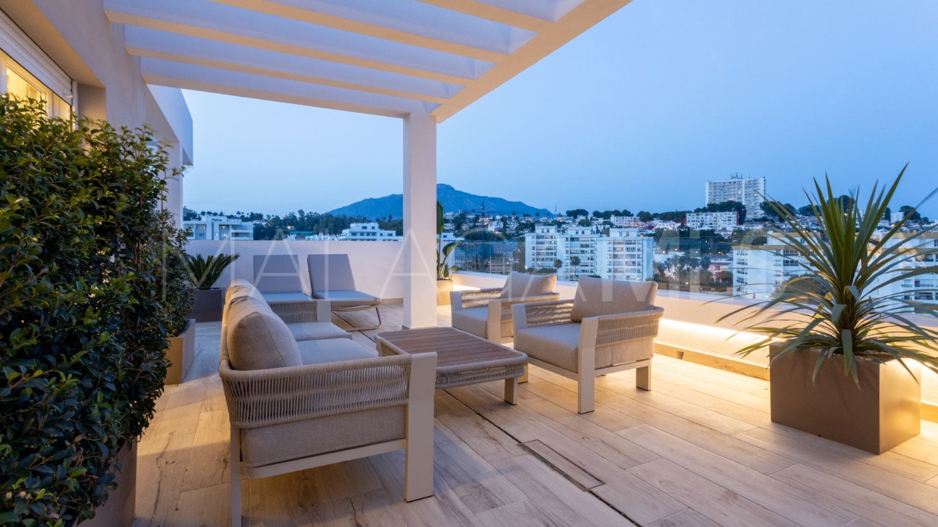 4 bedrooms apartment for sale in Nueva Andalucia