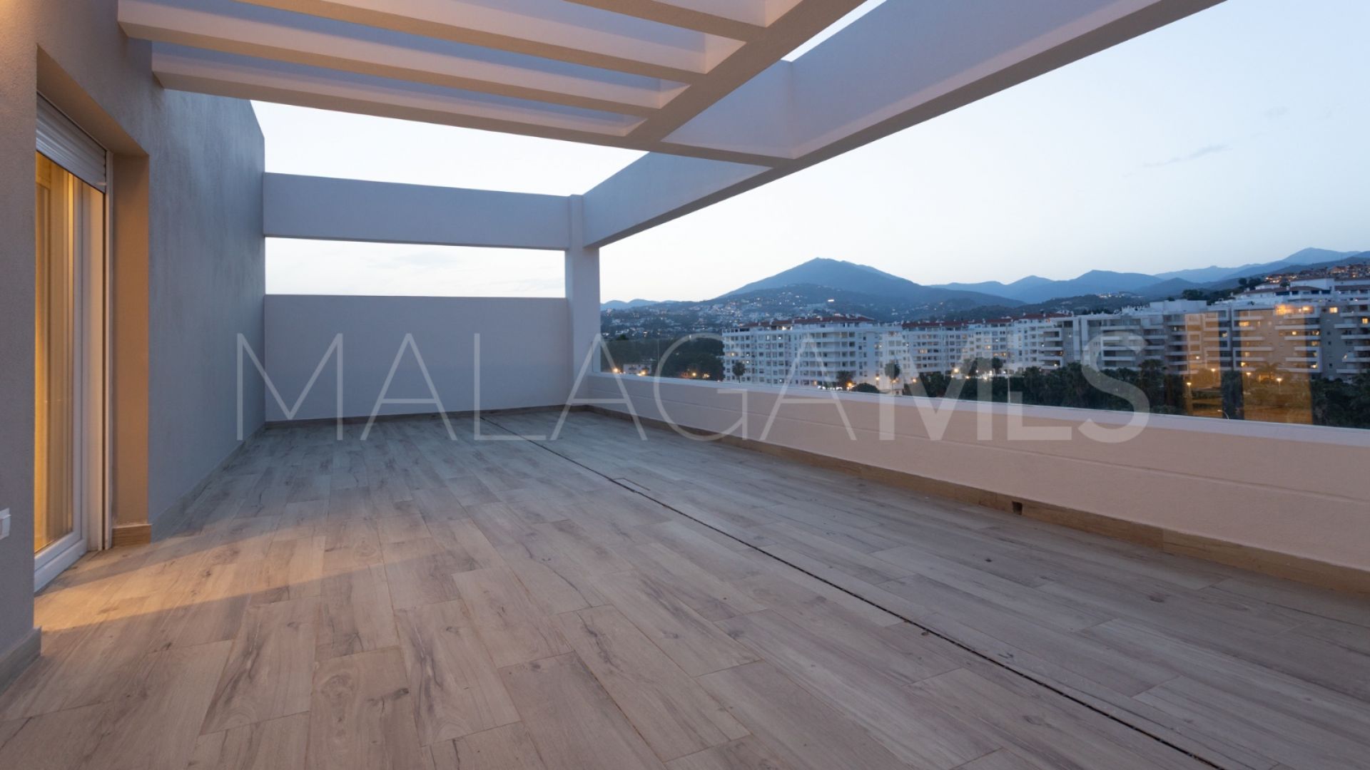 4 bedrooms apartment for sale in Nueva Andalucia