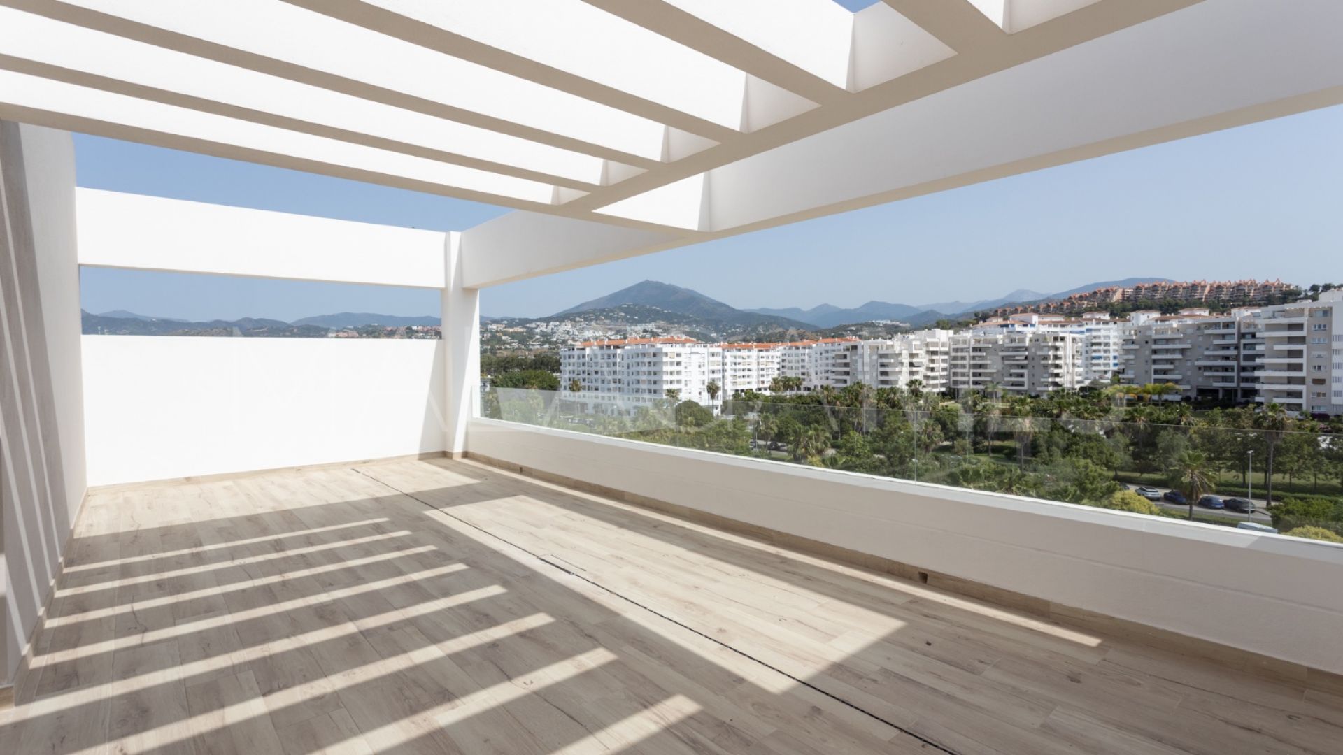 4 bedrooms apartment for sale in Nueva Andalucia