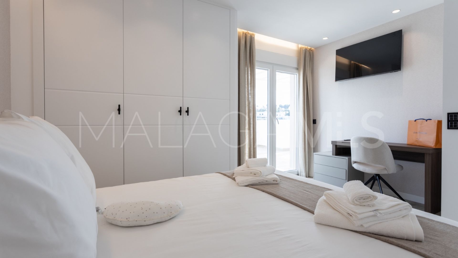 4 bedrooms apartment for sale in Nueva Andalucia