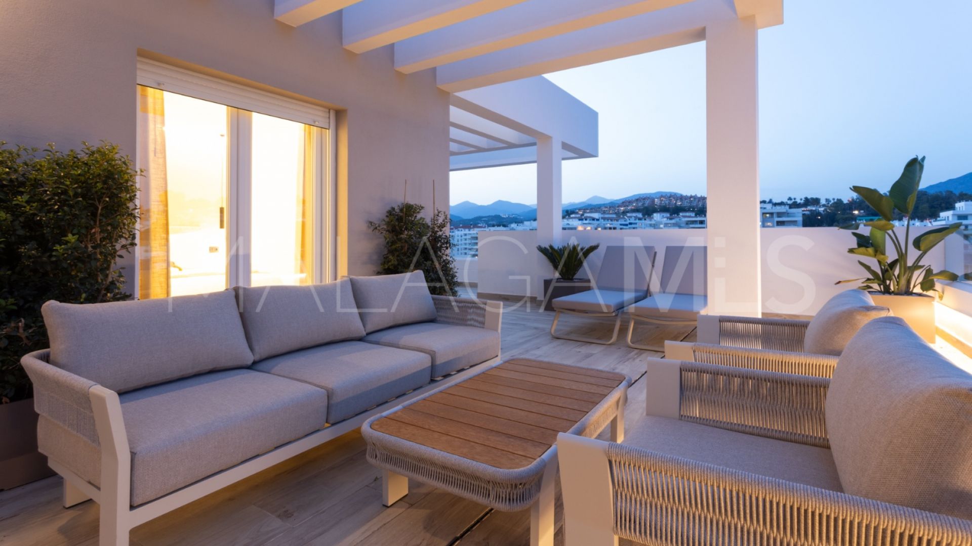 4 bedrooms apartment for sale in Nueva Andalucia