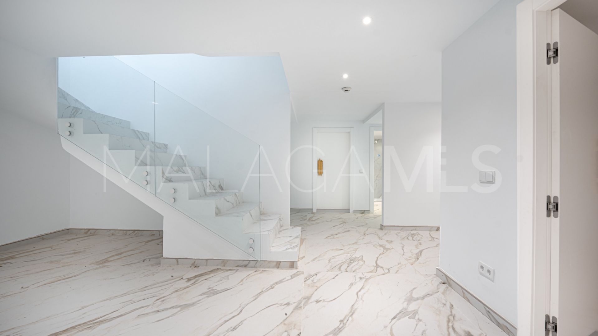 4 bedrooms villa in Marbella East for sale