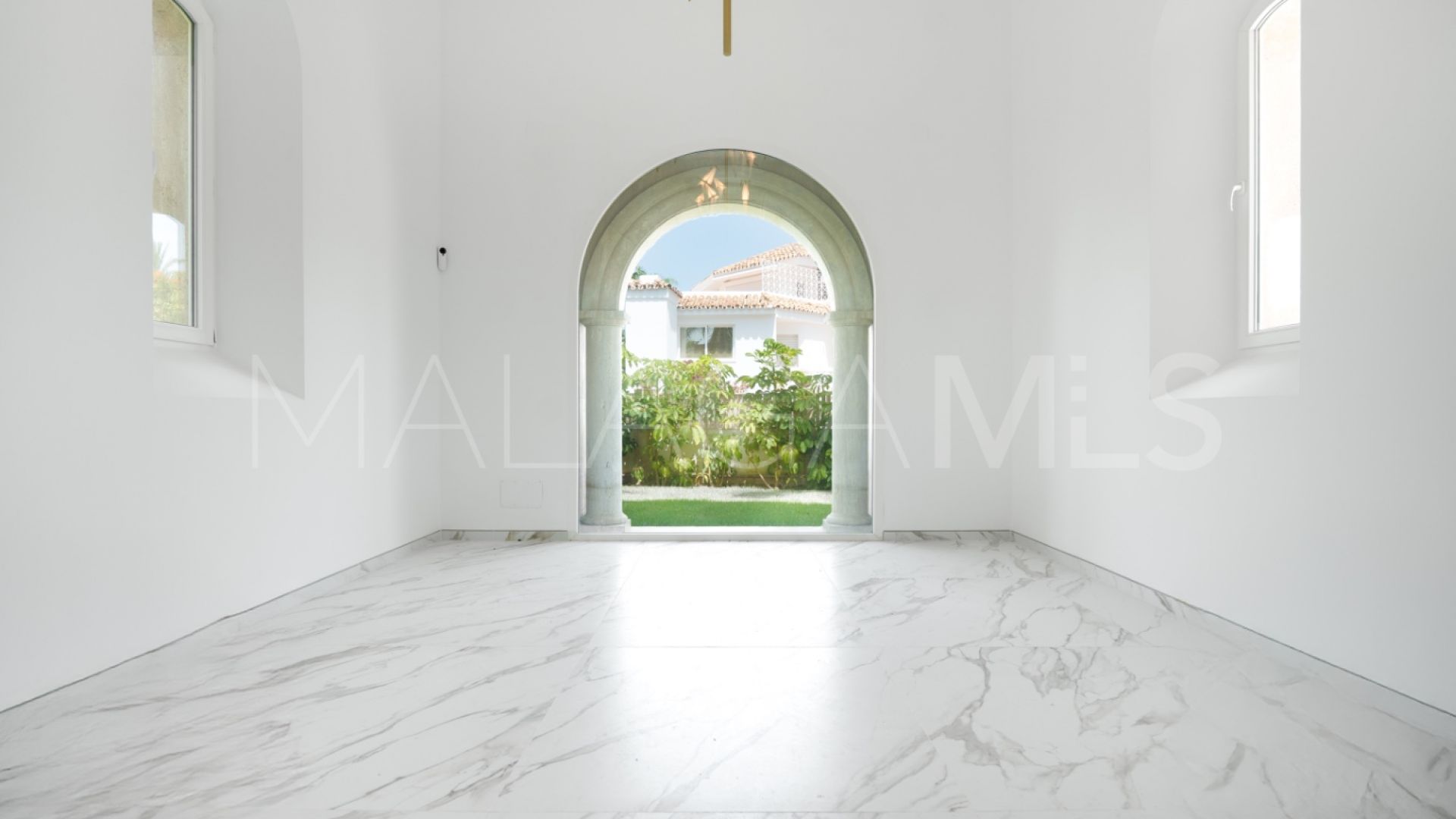 4 bedrooms villa in Marbella East for sale