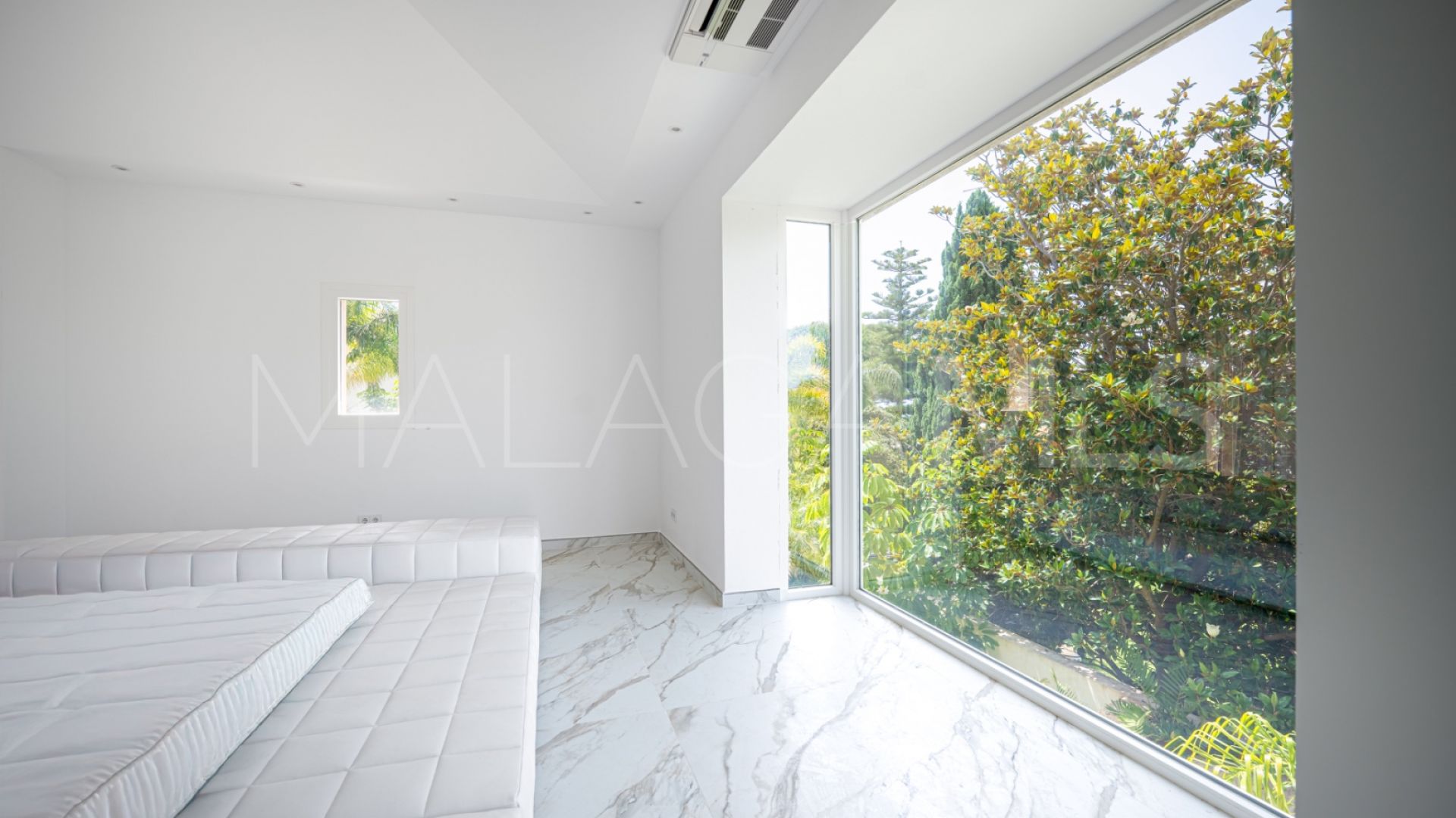 4 bedrooms villa in Marbella East for sale