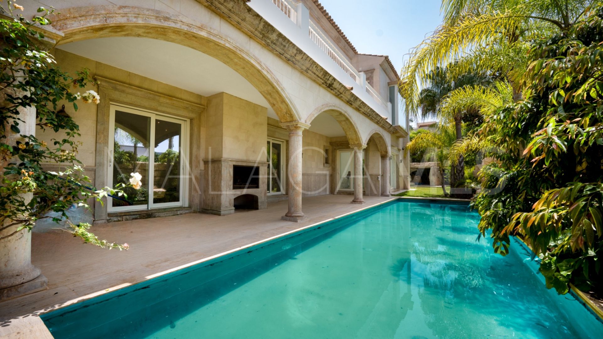 4 bedrooms villa in Marbella East for sale