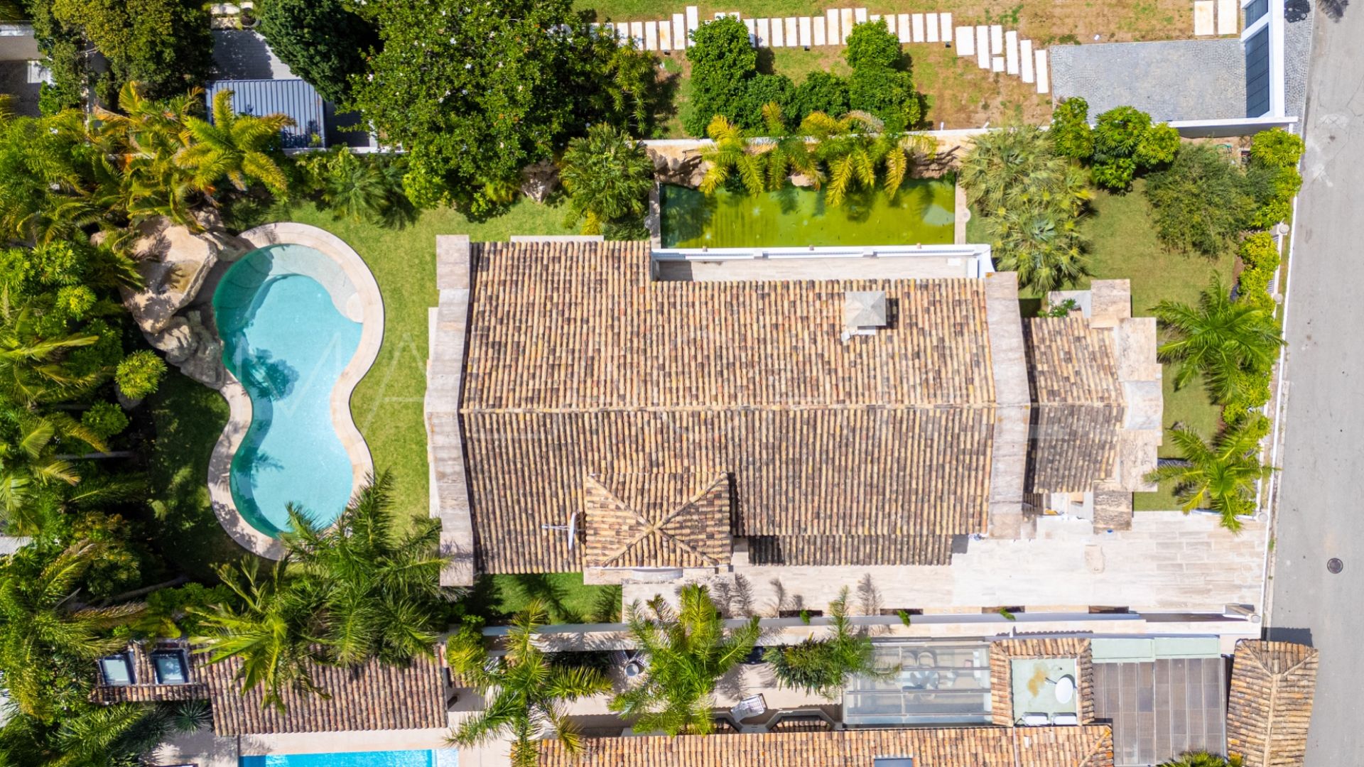 4 bedrooms villa in Marbella East for sale