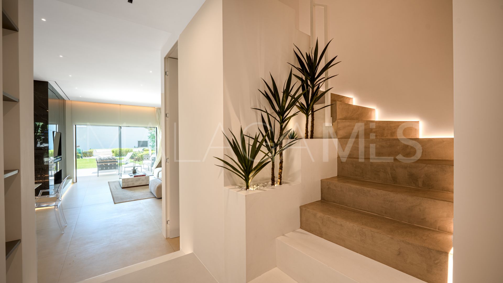 Maison de ville for sale in Beach Side Golden Mile