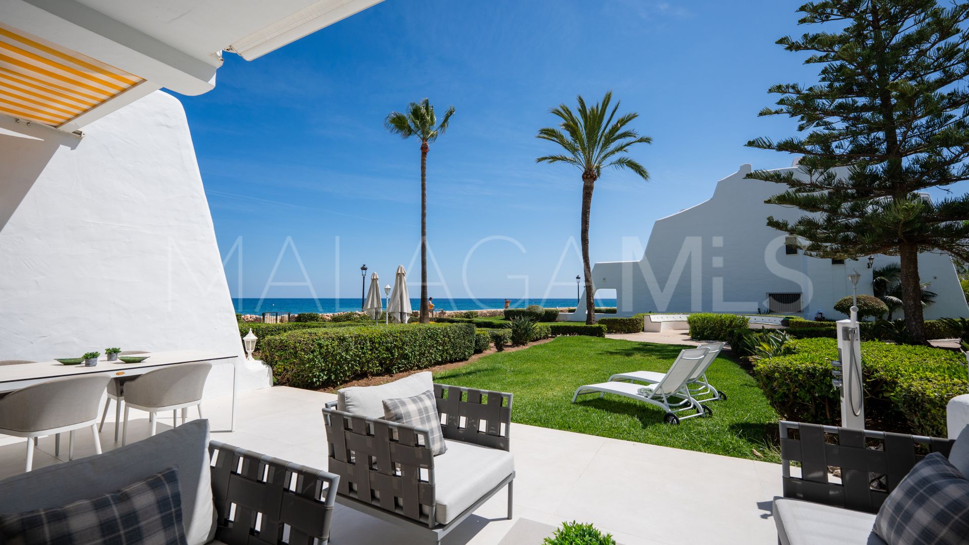 Maison de ville for sale in Beach Side Golden Mile