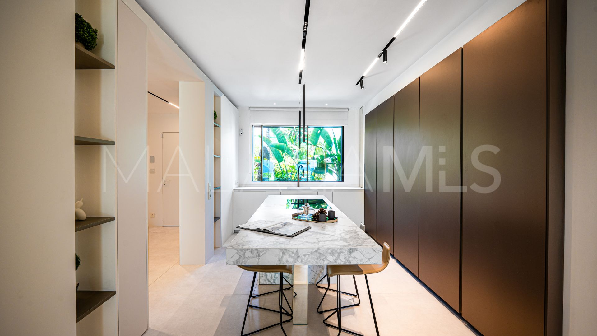 Maison de ville for sale in Beach Side Golden Mile