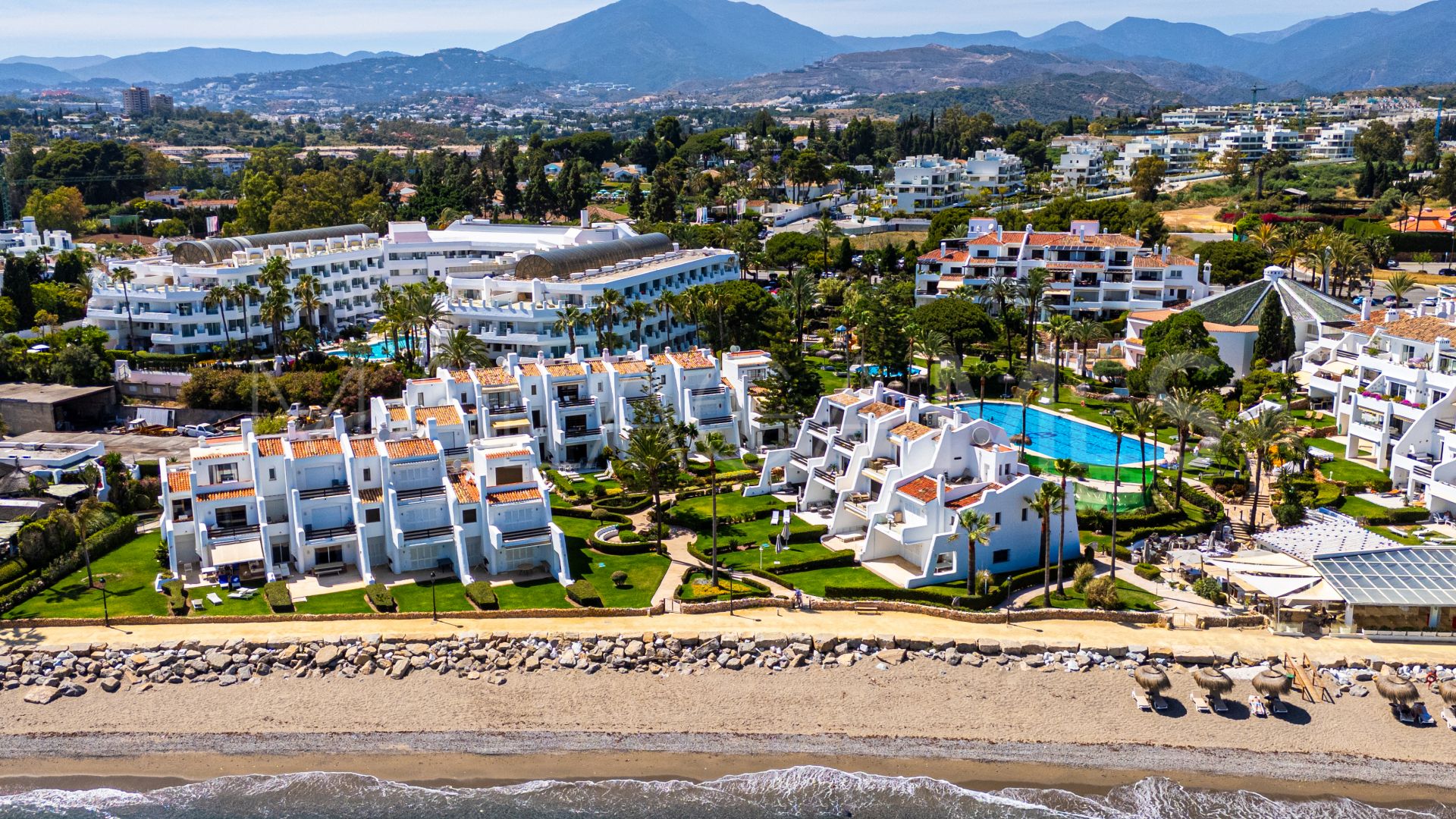 Maison de ville for sale in Beach Side Golden Mile