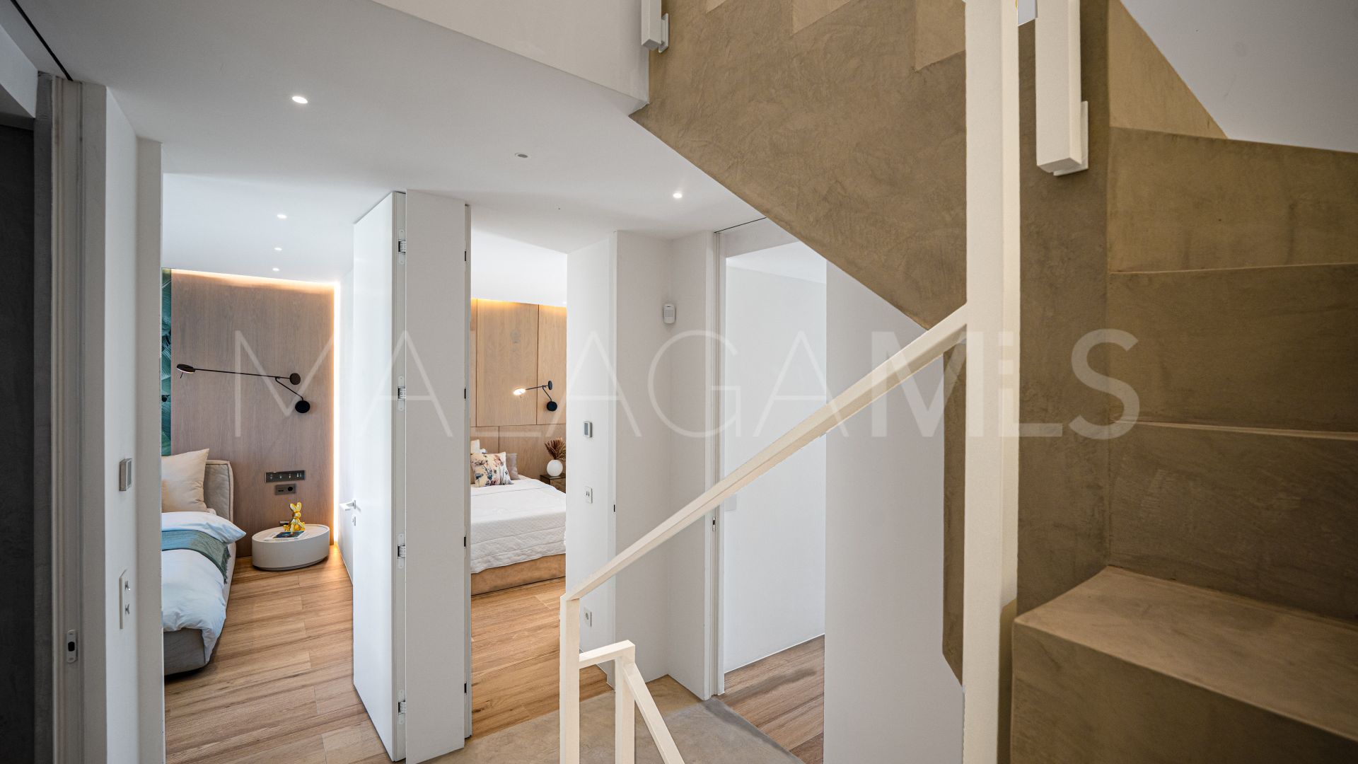 Maison de ville for sale in Beach Side Golden Mile