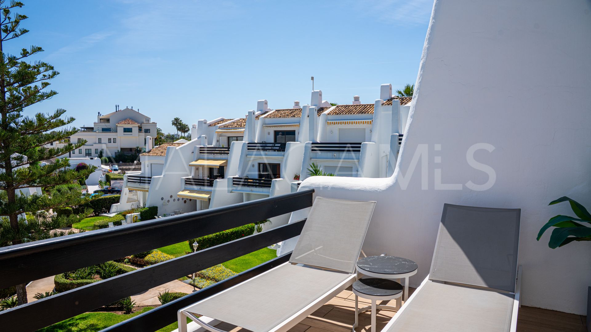 Maison de ville for sale in Beach Side Golden Mile