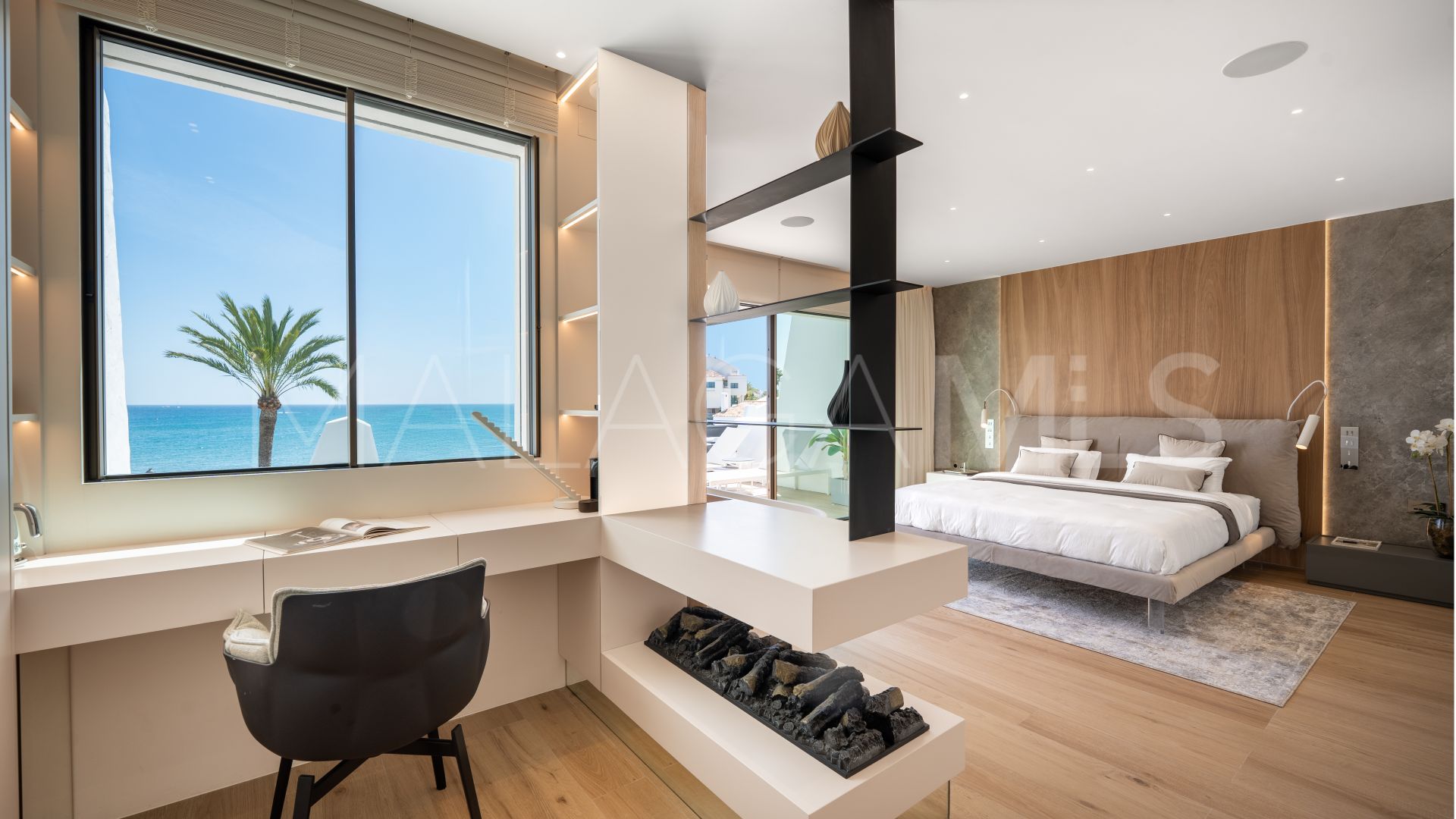 Maison de ville for sale in Beach Side Golden Mile