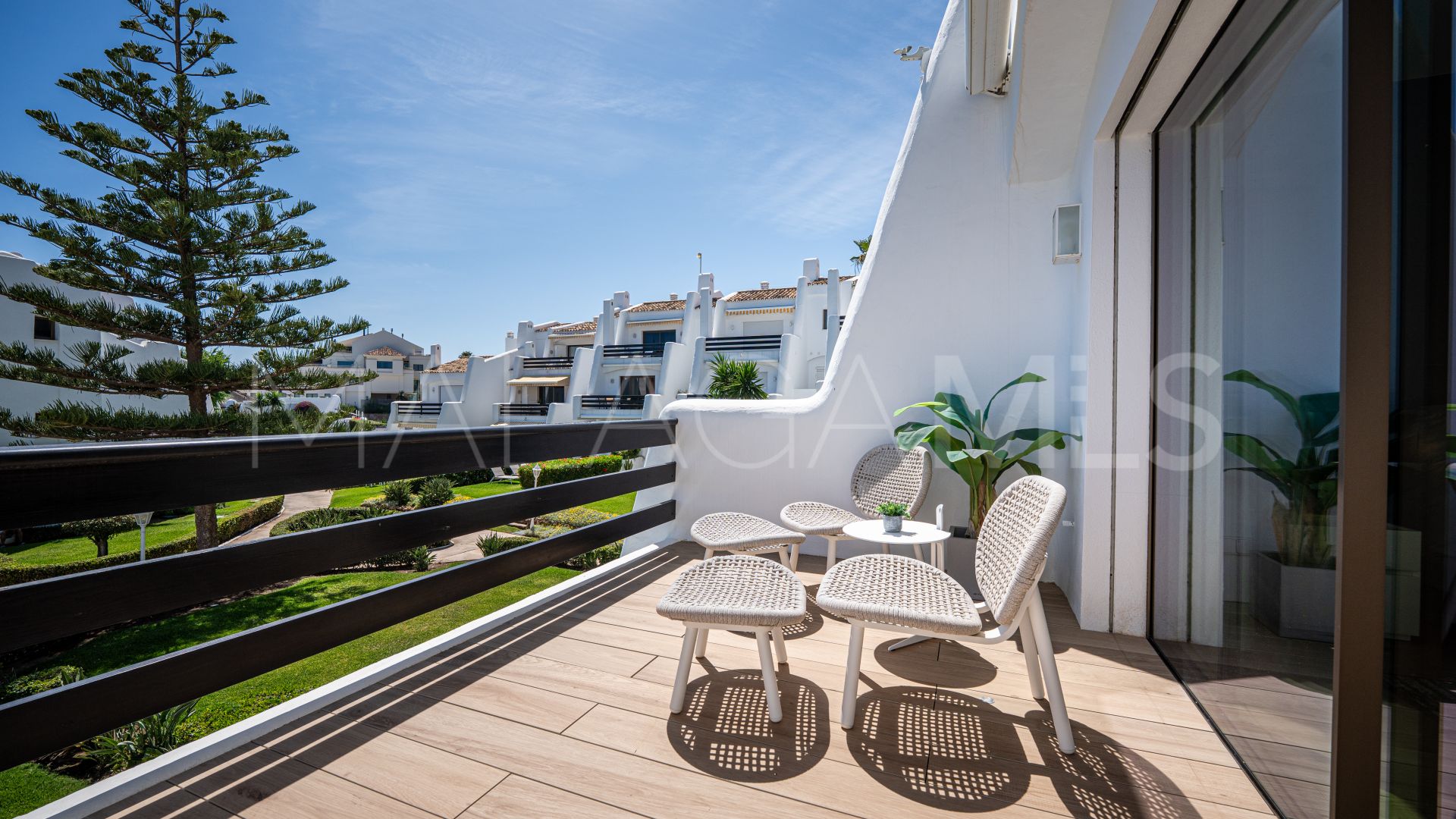 Maison de ville for sale in Beach Side Golden Mile