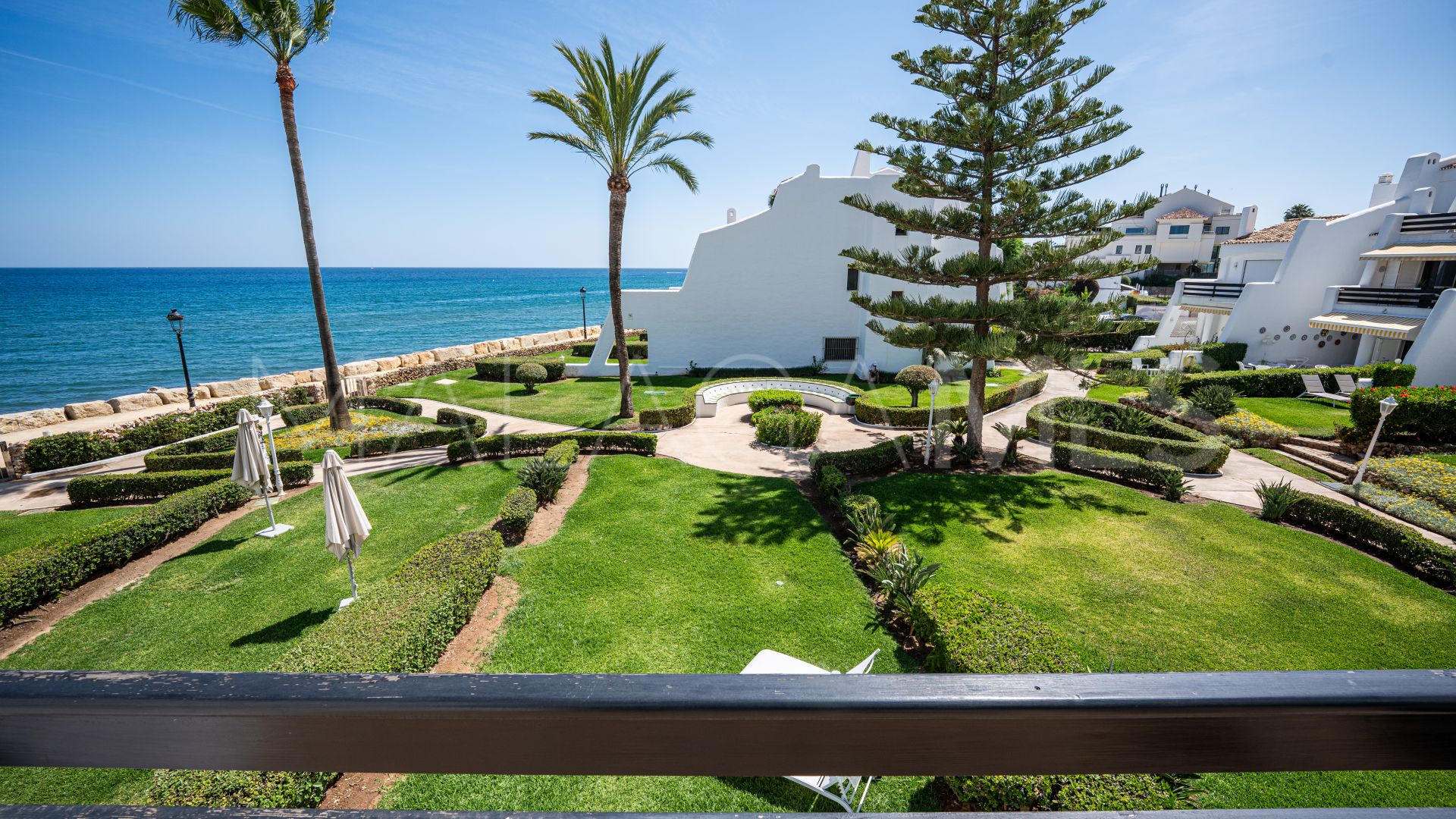 Maison de ville for sale in Beach Side Golden Mile