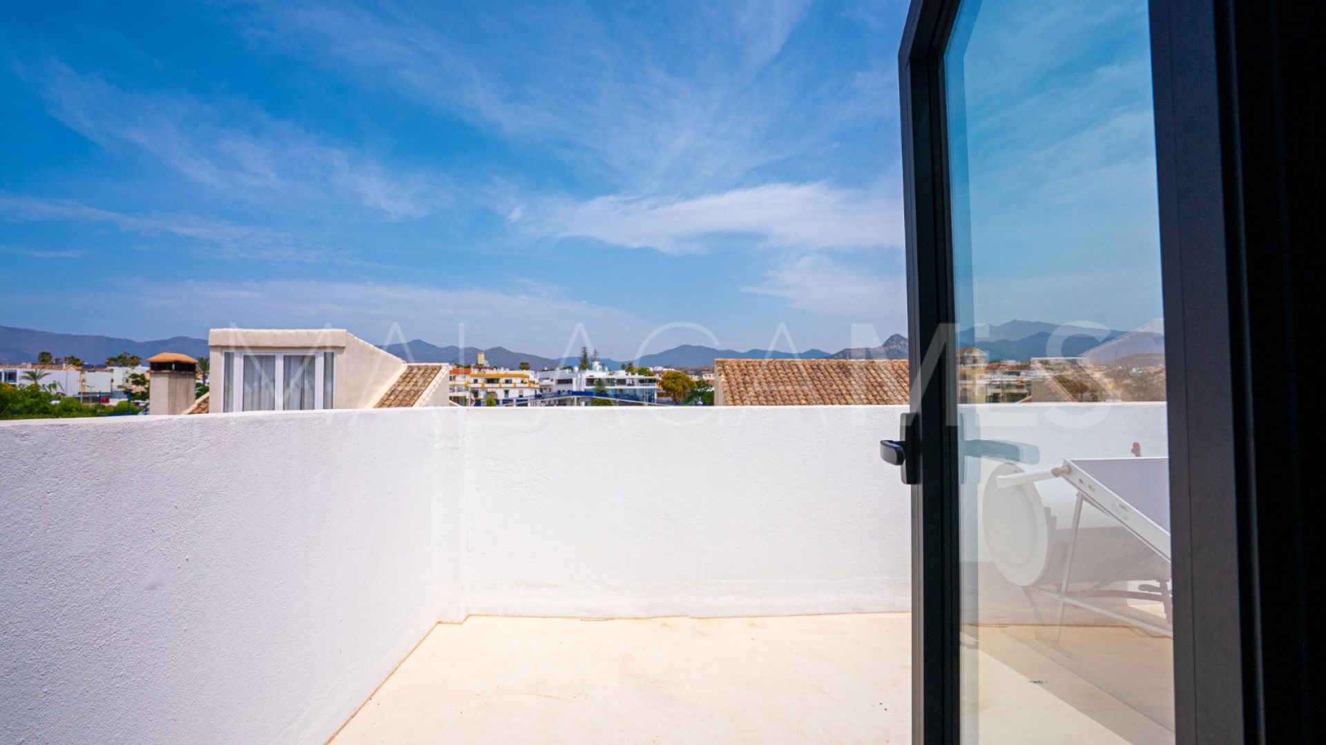 Villa for sale in Estepona