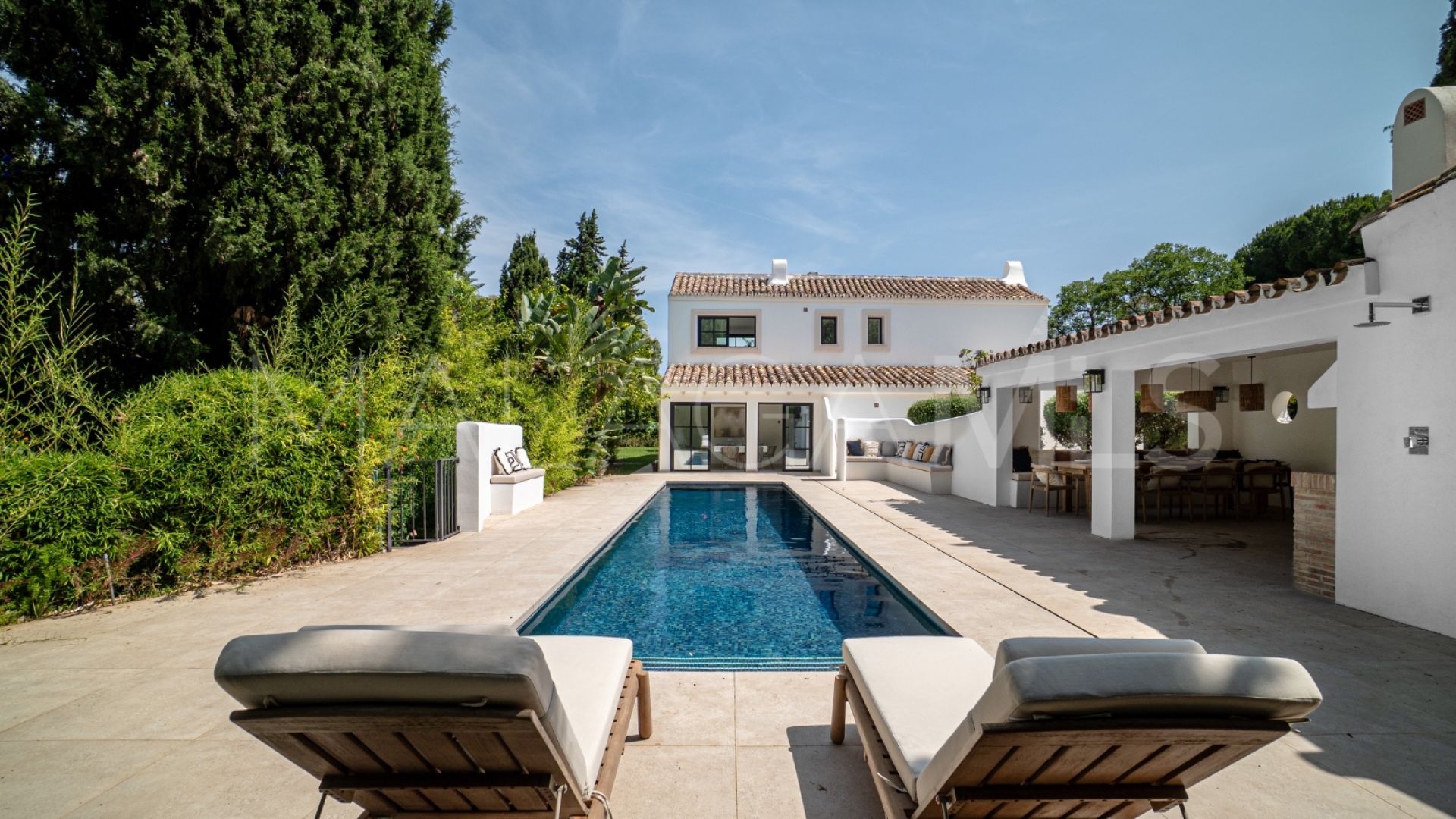 Villa for sale in Benahavis