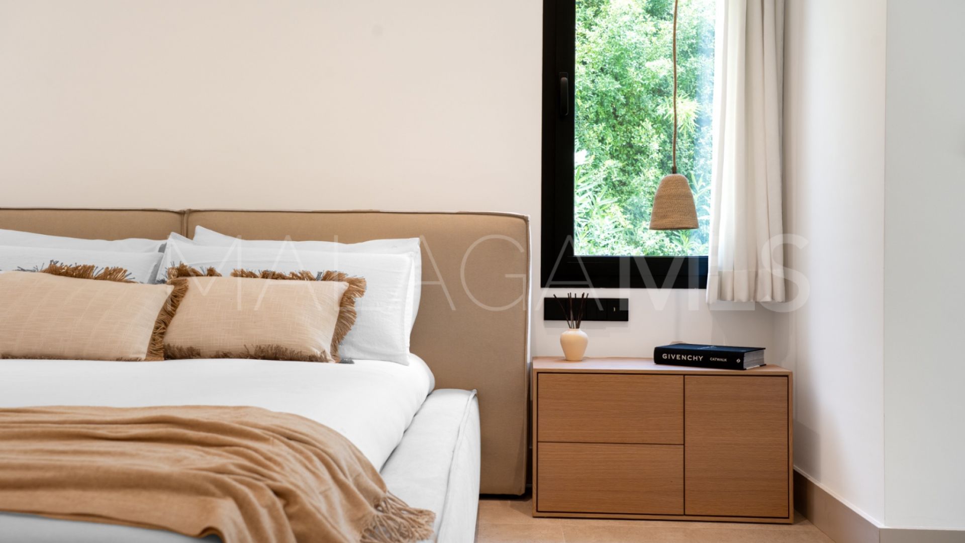Villa for sale in Benahavis