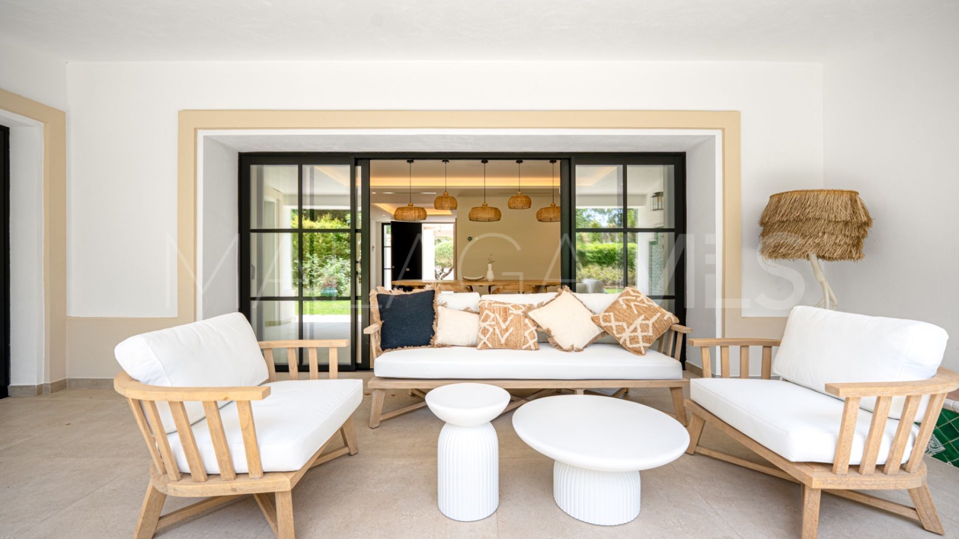 Villa for sale in Benahavis