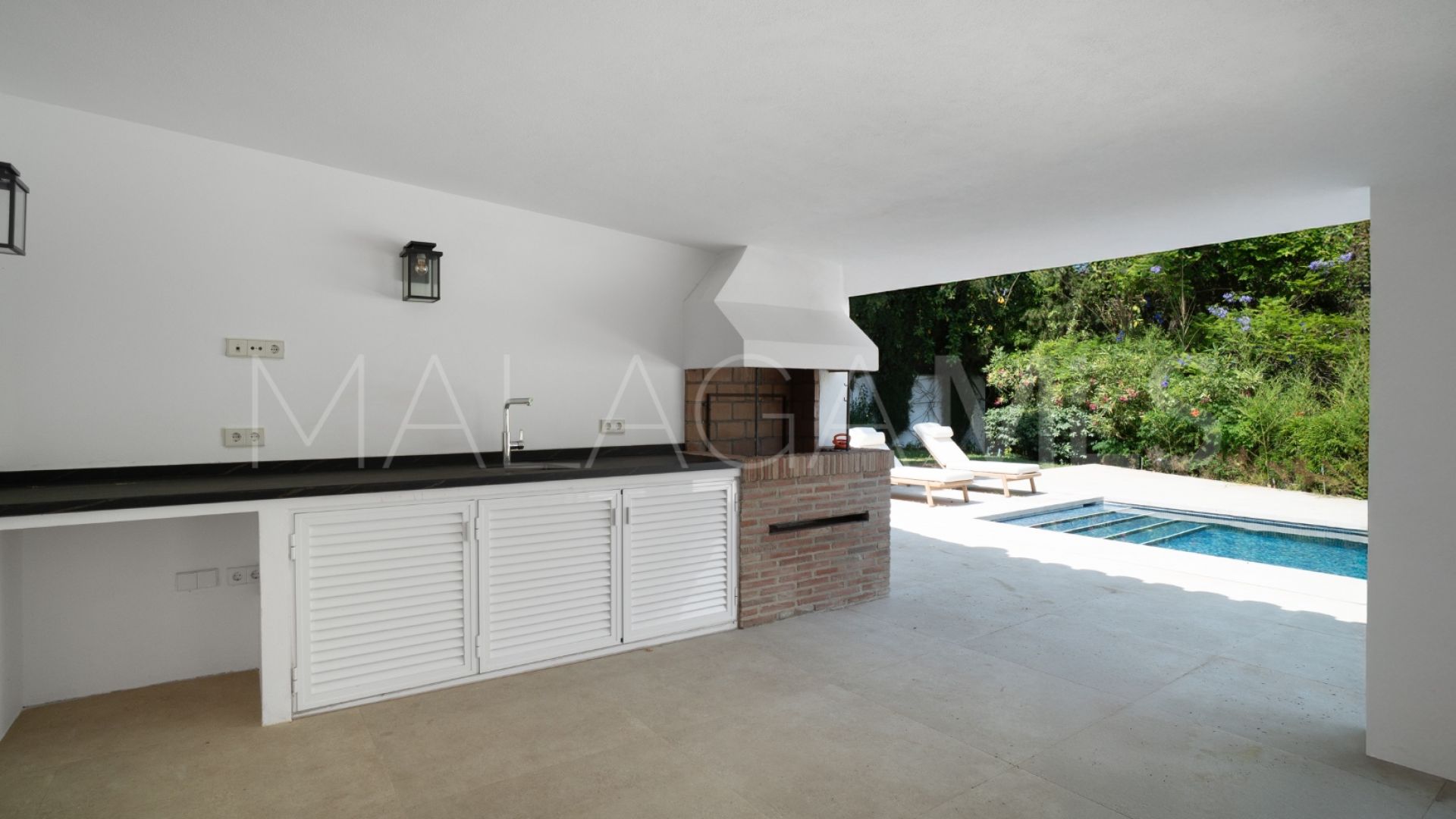 Villa for sale in Benahavis
