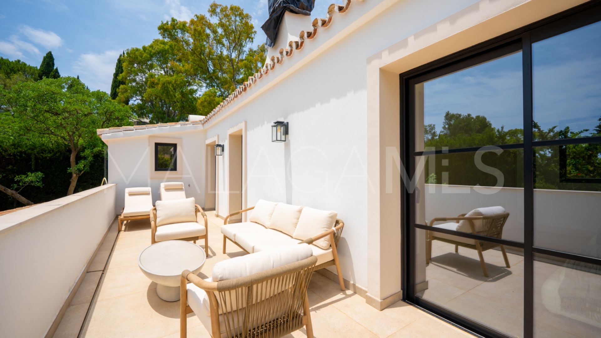 Villa for sale in Benahavis