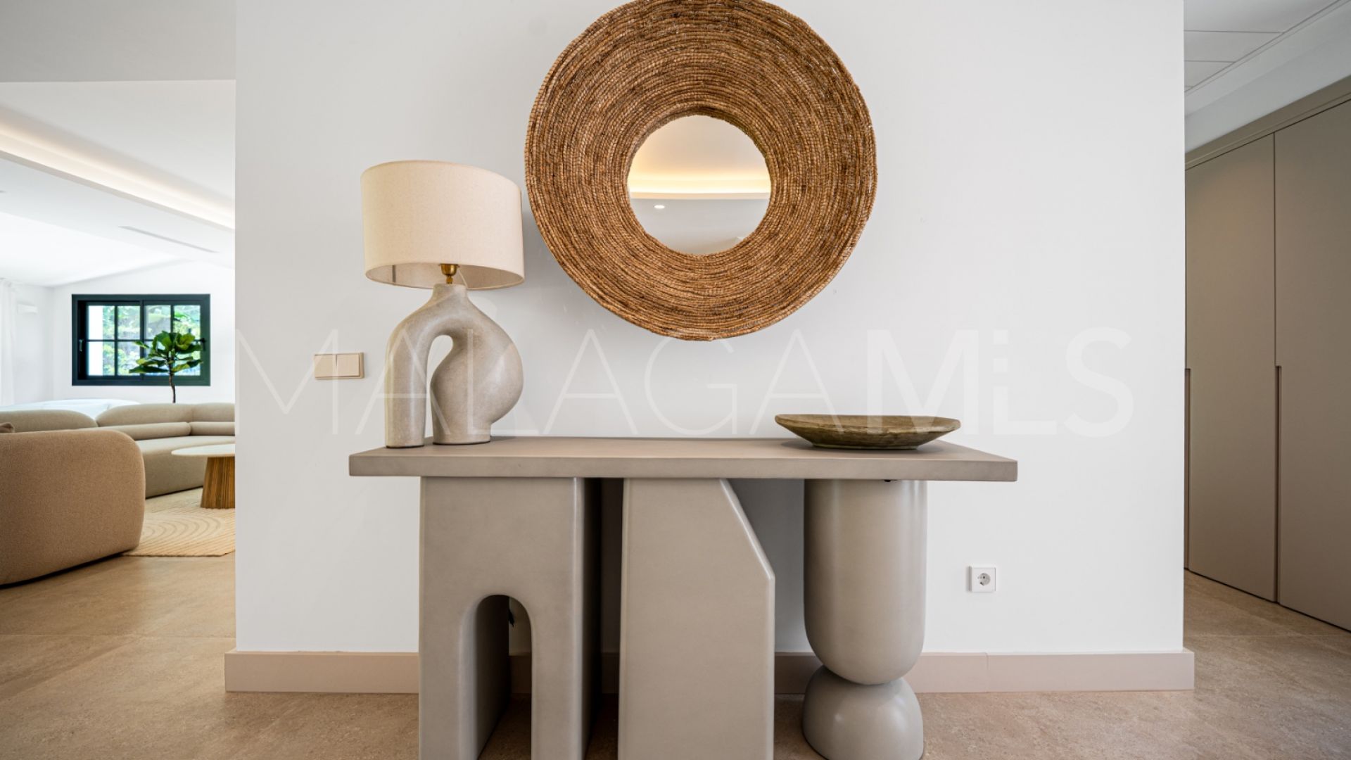 Villa for sale in Benahavis
