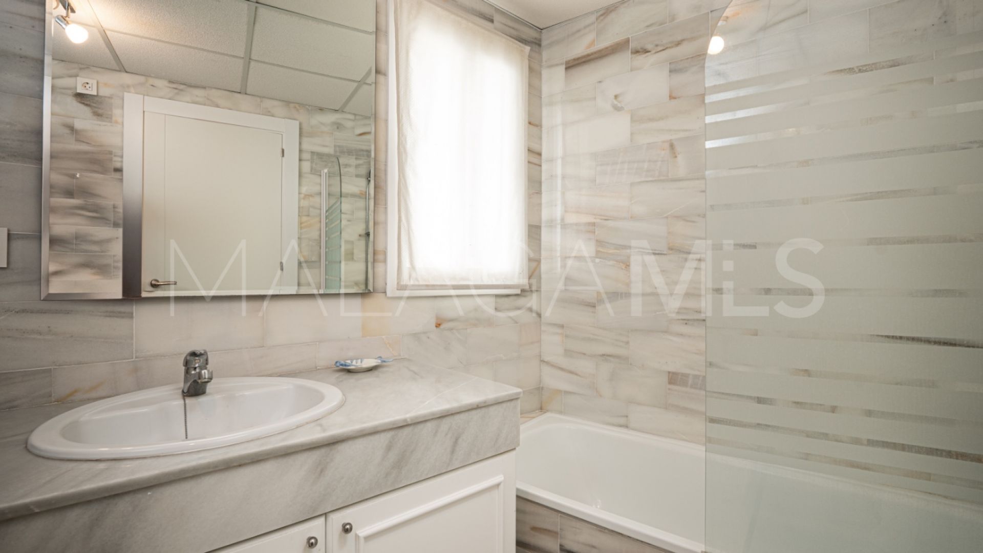 2 bedrooms Nueva Andalucia apartment for sale