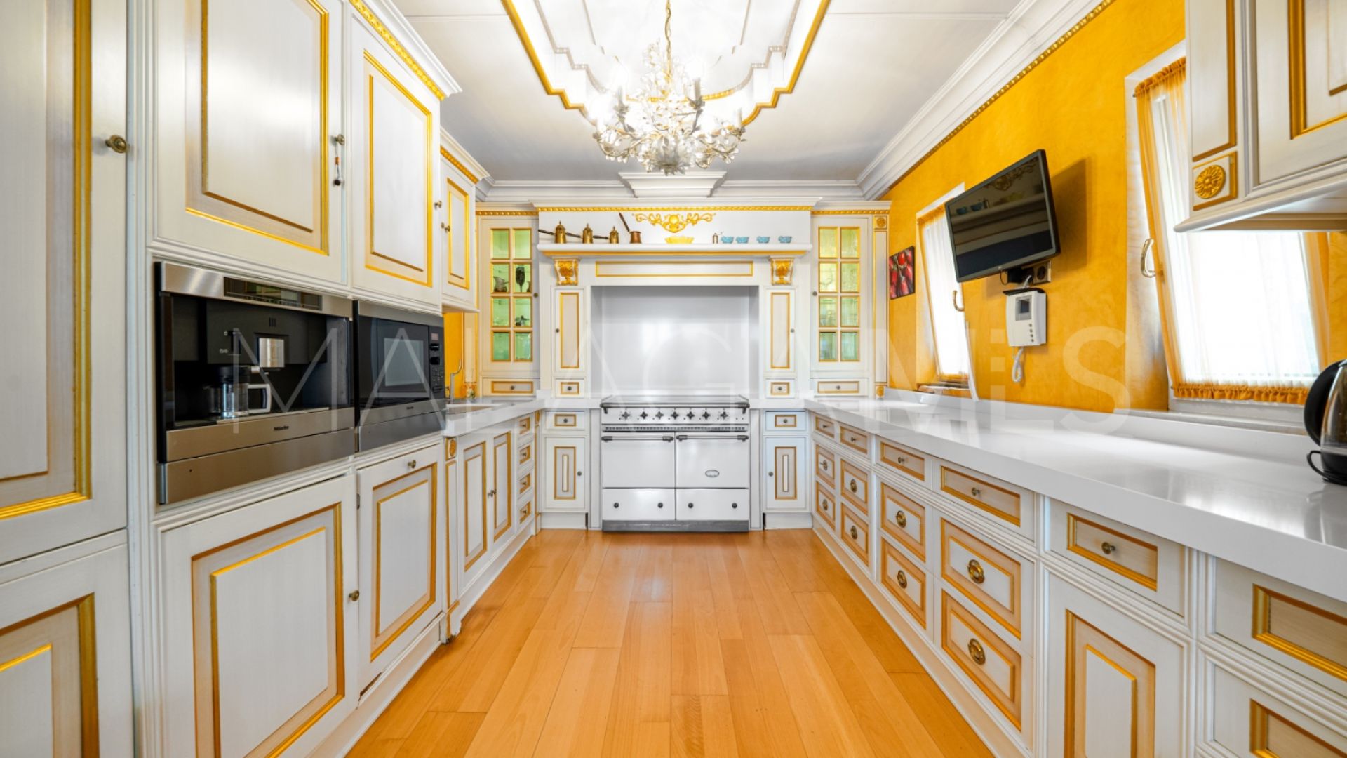 Villa for sale in Nagüeles