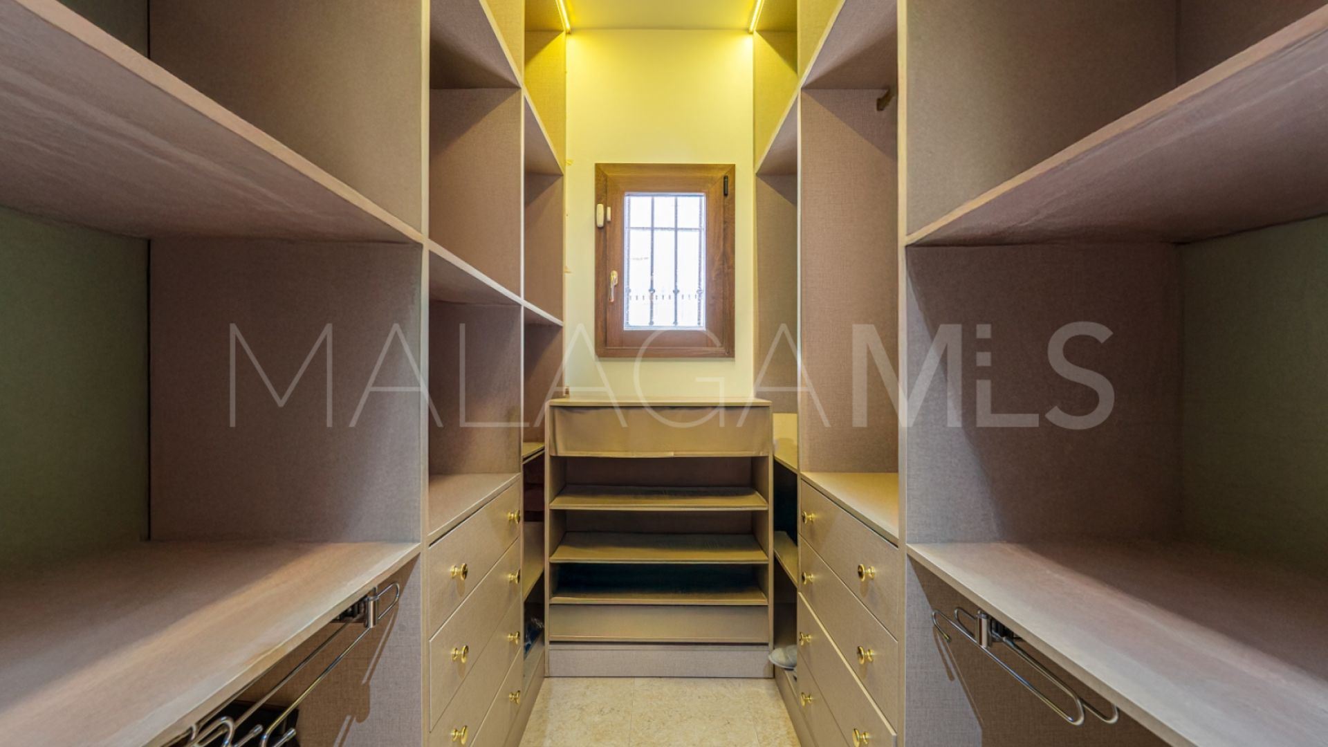 Villa for sale in Nagüeles