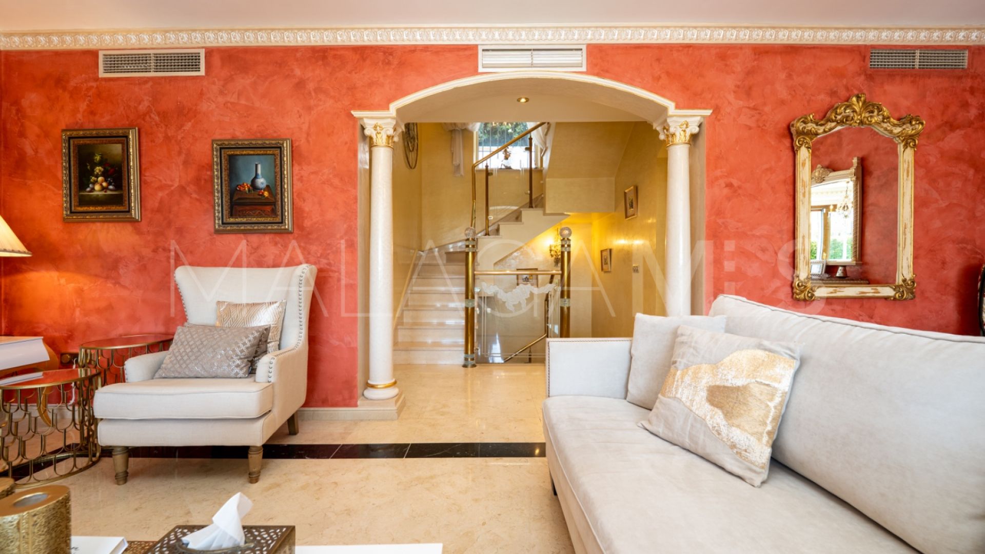 Villa for sale in Nagüeles