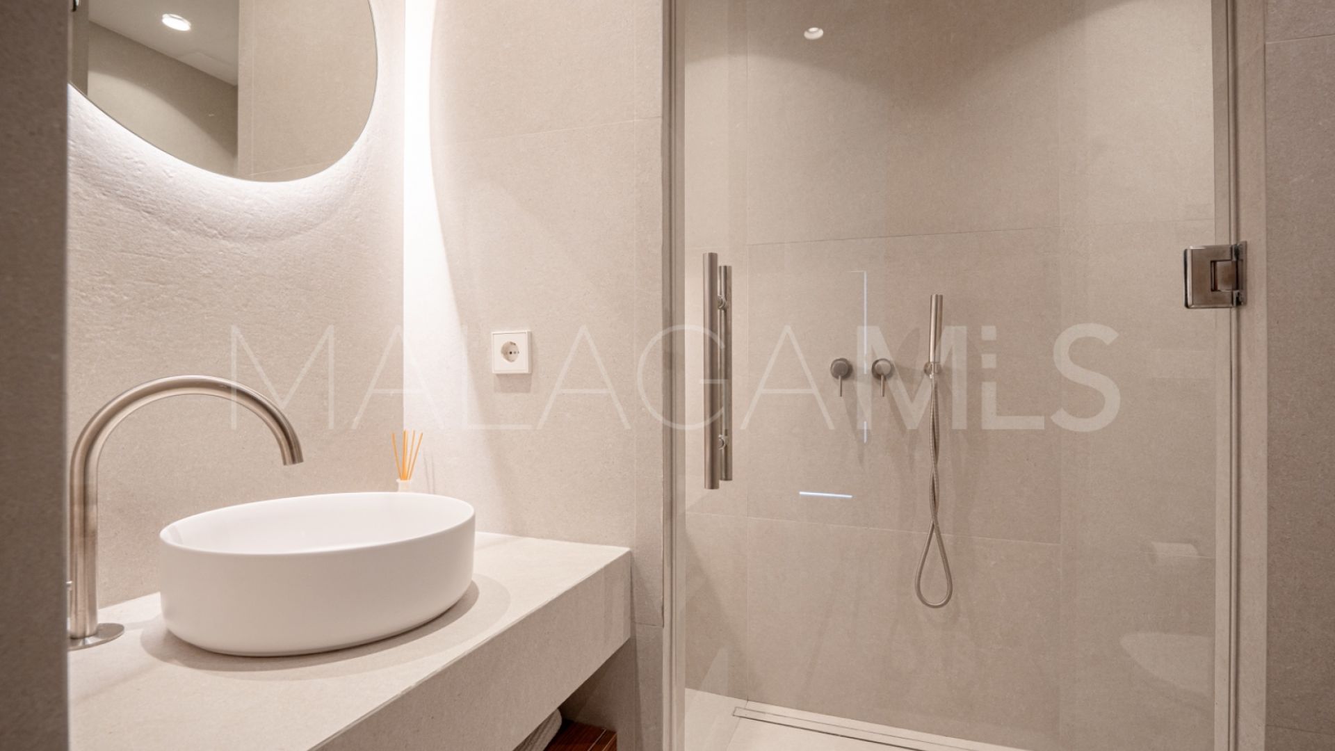 For sale Los Arcos (La Quinta) apartment with 2 bedrooms