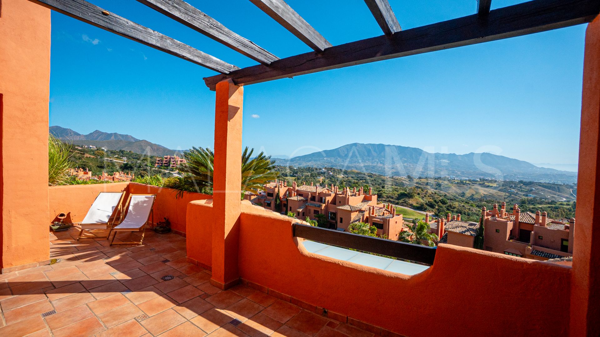 Tvåvånings takvåning for sale in Marbella Öst