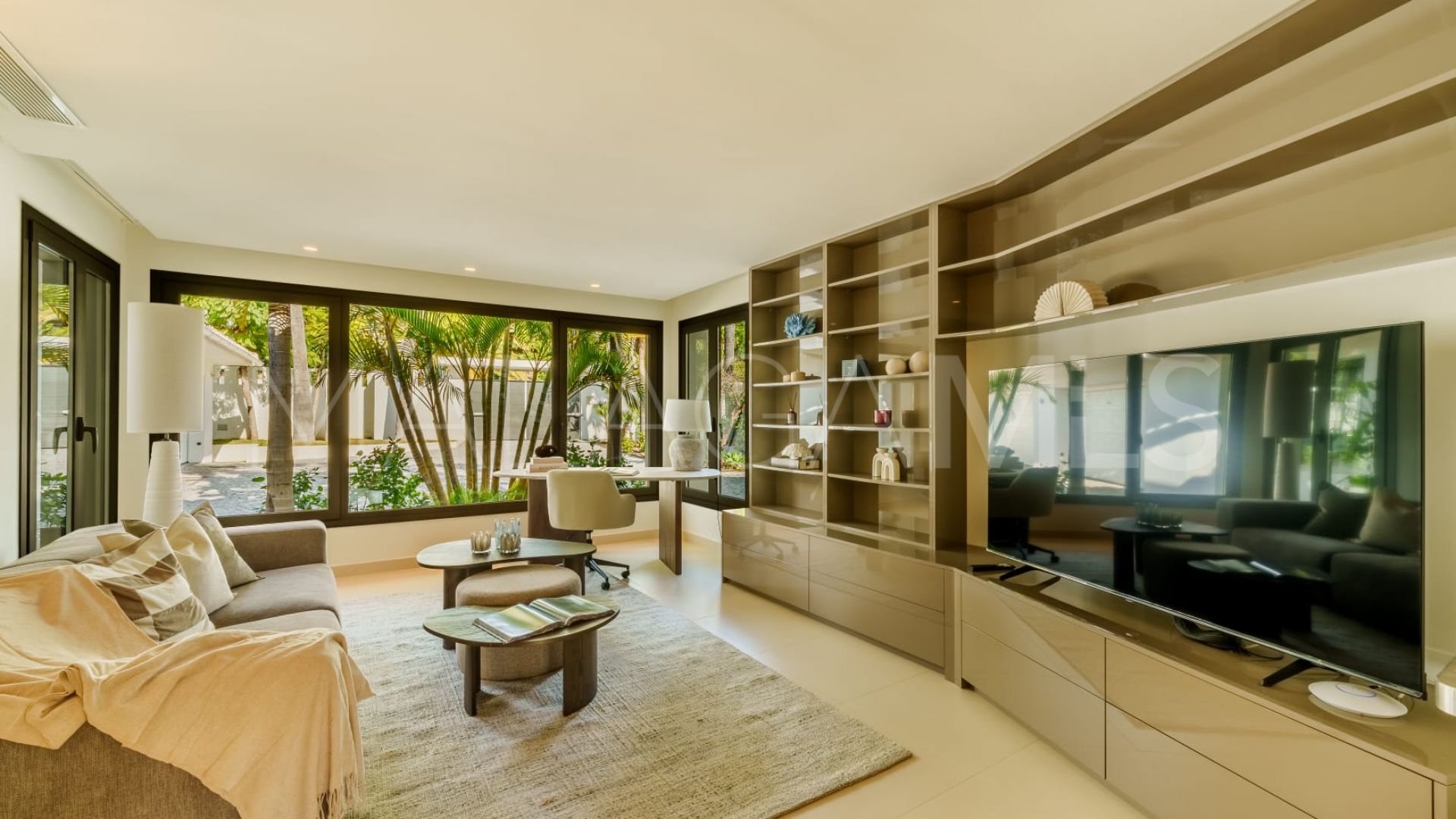 Villa a la venta in La Cerquilla with 5 bedrooms